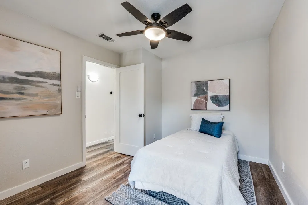 Condominium For Rent in Tarrant County , 2100 Rainbow Drive 4111, Arlington, Texas 76011, 2 Bedrooms, 1 Bathroom, Garage spaces, 963 Sqft, built in 1983, Price $1,600, mls#21260402, Real Estate Agent in Arlington, Homes For Rent in Tarrant county, Homes For Rent in Arlington, Realtor in Arlington Texas, Real Estate Brokerage Independent Realty Texas, Luminita Cordes Realtor