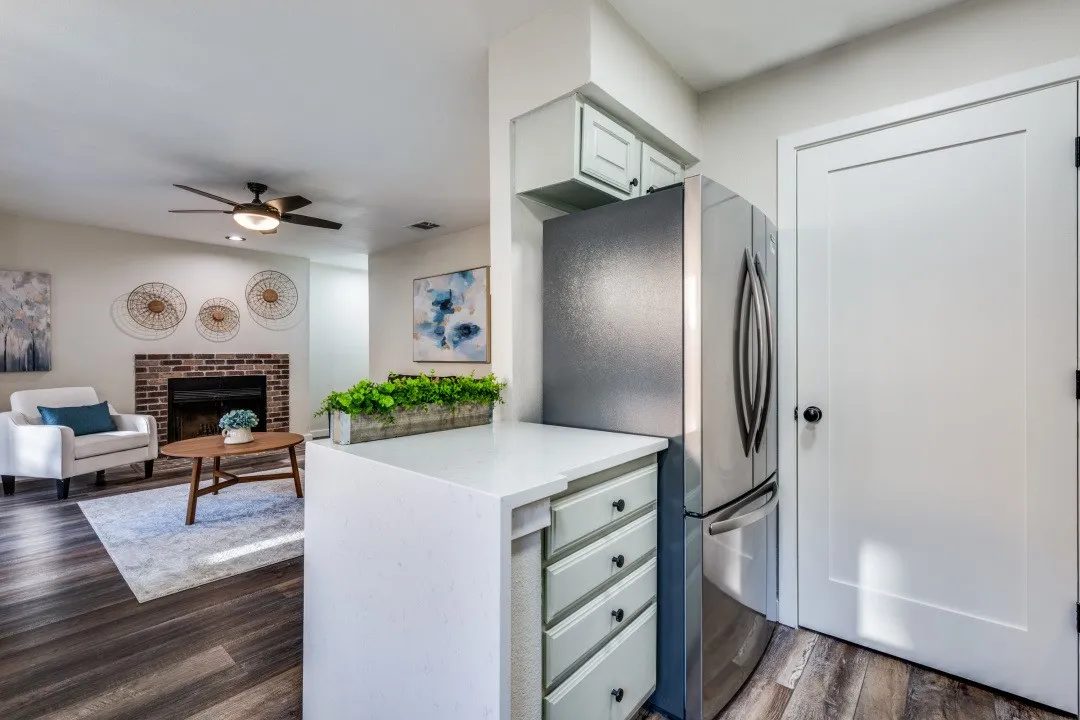 Condominium For Rent in Tarrant County , 2100 Rainbow Drive 4111, Arlington, Texas 76011, 2 Bedrooms, 1 Bathroom, Garage spaces, 963 Sqft, built in 1983, Price $1,600, mls#21260402, Real Estate Agent in Arlington, Homes For Rent in Tarrant county, Homes For Rent in Arlington, Realtor in Arlington Texas, Real Estate Brokerage Independent Realty Texas, Luminita Cordes Realtor