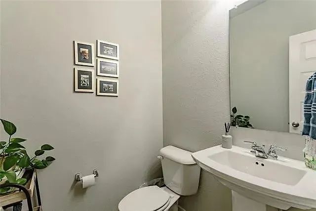 Single Family Residence For Sale in Kaufman County , 1249 Meridian, Forney, Texas 75126, 4 Bedroom, 4 Bathroom, 2 Garage spaces, 2,908 Sqft, built in 2019, mls#21253268, Real Estate Agent in Forney, Homes For Sale in Kaufman county, Homes For Sale in Forney, Realtor in Forney Texas, Real Estate Brokerage Independent Realty Texas, Luminita Cordes Realtor
