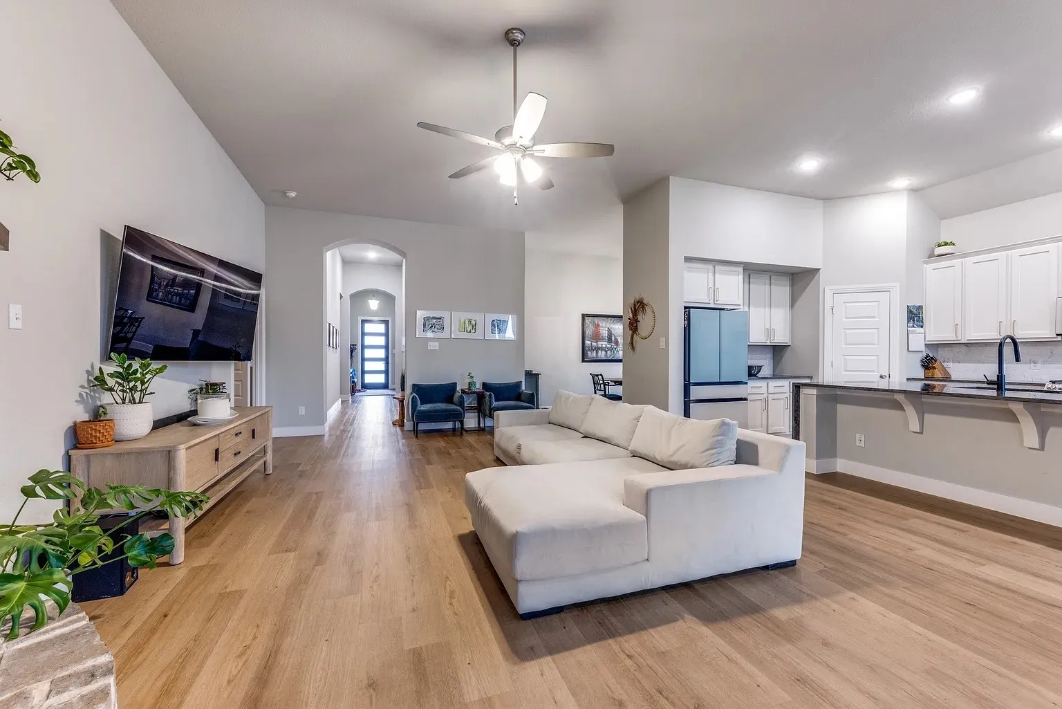 Single Family Residence For Sale in Kaufman County , 1249 Meridian, Forney, Texas 75126, 4 Bedroom, 4 Bathroom, 2 Garage spaces, 2,908 Sqft, built in 2019, mls#21253268, Real Estate Agent in Forney, Homes For Sale in Kaufman county, Homes For Sale in Forney, Realtor in Forney Texas, Real Estate Brokerage Independent Realty Texas, Luminita Cordes Realtor