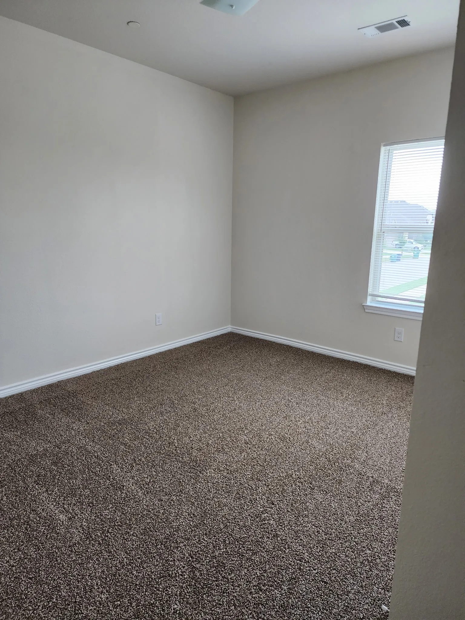 Townhouse For Rent in Denton County , 5516 Del Rey Drive, Denton, Texas 76208, 3 Bedroom, 3 Bathroom, 2 Garage spaces, 1,542 Sqft, built in 2014, mls#21260483, Real Estate Agent in Denton, Homes For Rent in Denton county, Homes For Rent in Denton, Realtor in Denton Texas, Real Estate Brokerage Independent Realty Texas, Luminita Cordes Realtor