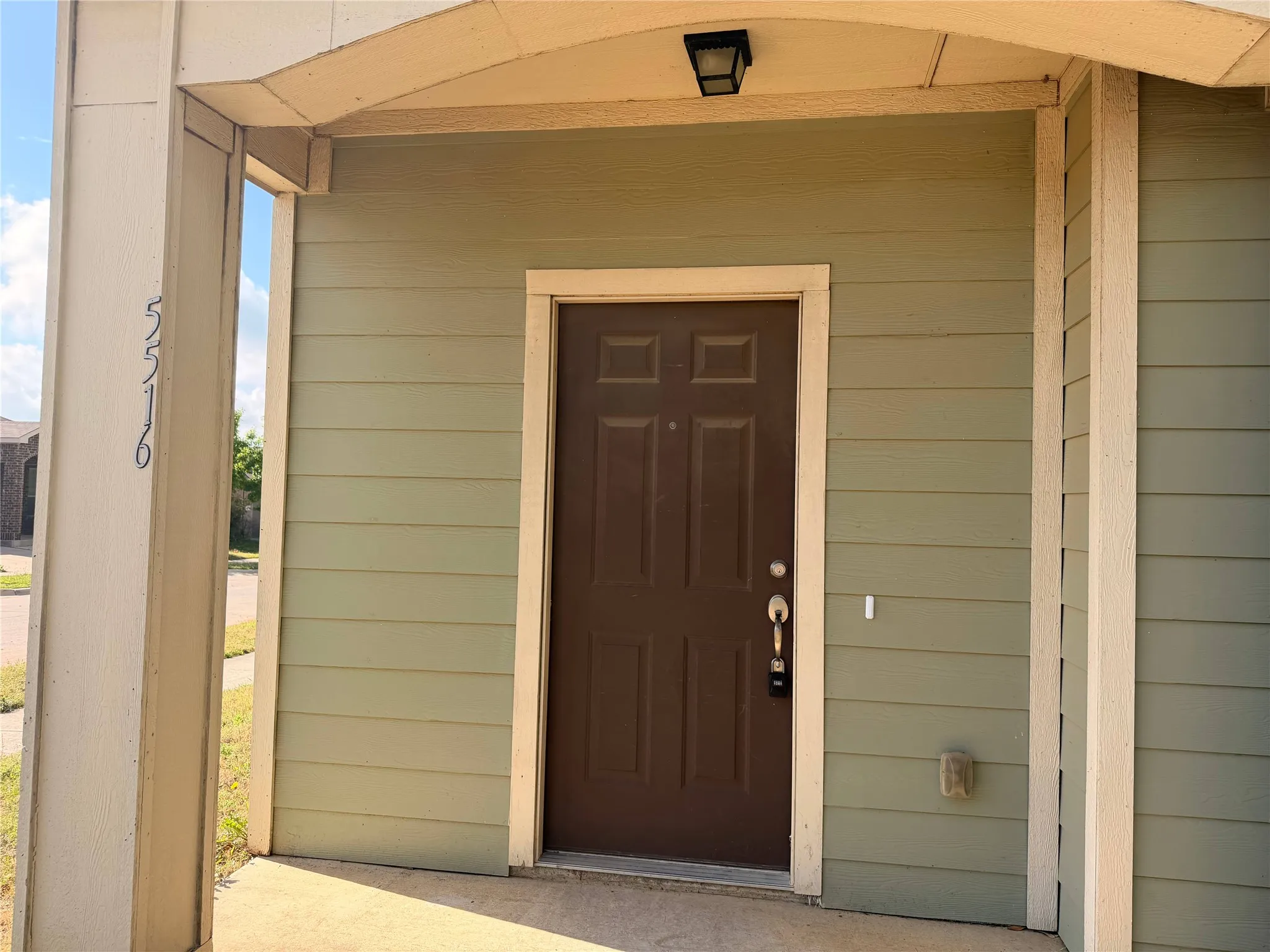 Townhouse For Rent in Denton County , 5516 Del Rey Drive, Denton, Texas 76208, 3 Bedroom, 3 Bathroom, 2 Garage spaces, 1,542 Sqft, built in 2014, mls#21260483, Real Estate Agent in Denton, Homes For Rent in Denton county, Homes For Rent in Denton, Realtor in Denton Texas, Real Estate Brokerage Independent Realty Texas, Luminita Cordes Realtor