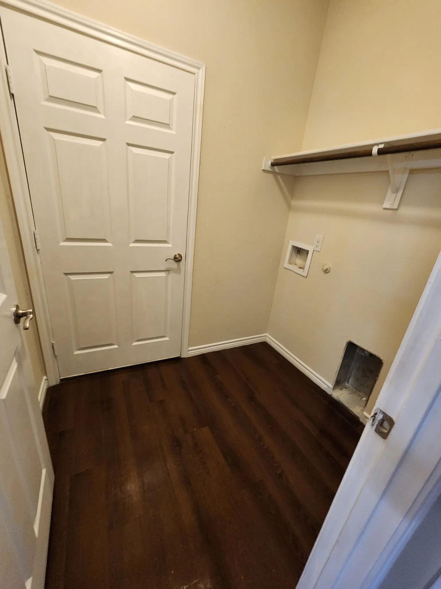 Townhouse For Rent in Denton County , 5516 Del Rey Drive, Denton, Texas 76208, 3 Bedroom, 3 Bathroom, 2 Garage spaces, 1,542 Sqft, built in 2014, mls#21260483, Real Estate Agent in Denton, Homes For Rent in Denton county, Homes For Rent in Denton, Realtor in Denton Texas, Real Estate Brokerage Independent Realty Texas, Luminita Cordes Realtor