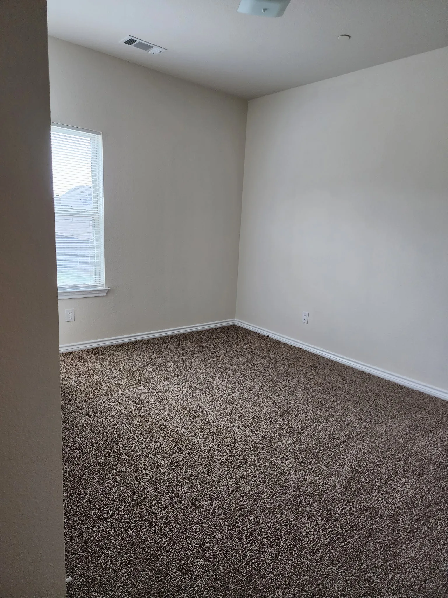 Townhouse For Rent in Denton County , 5516 Del Rey Drive, Denton, Texas 76208, 3 Bedroom, 3 Bathroom, 2 Garage spaces, 1,542 Sqft, built in 2014, mls#21260483, Real Estate Agent in Denton, Homes For Rent in Denton county, Homes For Rent in Denton, Realtor in Denton Texas, Real Estate Brokerage Independent Realty Texas, Luminita Cordes Realtor