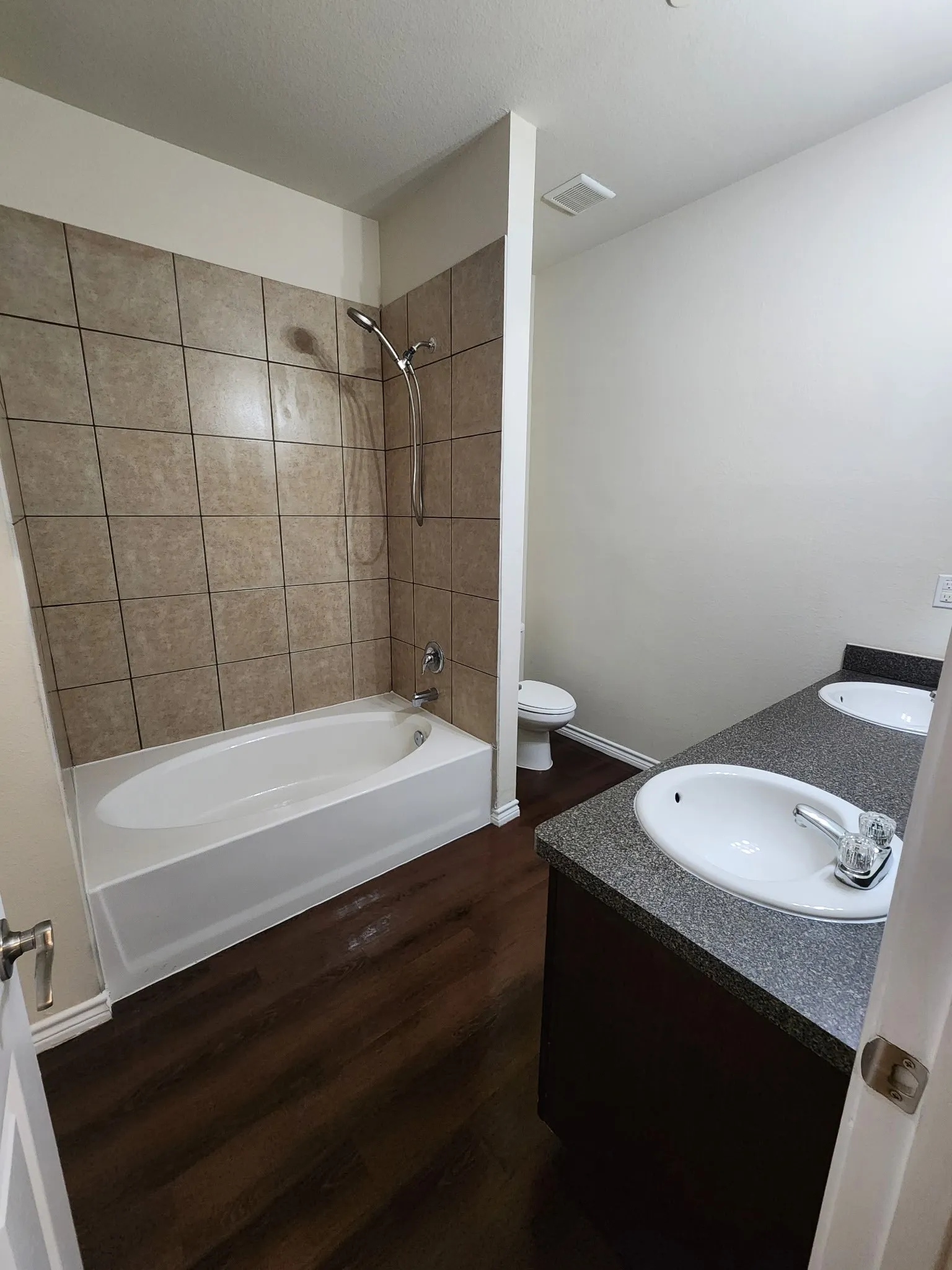 Townhouse For Rent in Denton County , 5516 Del Rey Drive, Denton, Texas 76208, 3 Bedroom, 3 Bathroom, 2 Garage spaces, 1,542 Sqft, built in 2014, mls#21260483, Real Estate Agent in Denton, Homes For Rent in Denton county, Homes For Rent in Denton, Realtor in Denton Texas, Real Estate Brokerage Independent Realty Texas, Luminita Cordes Realtor