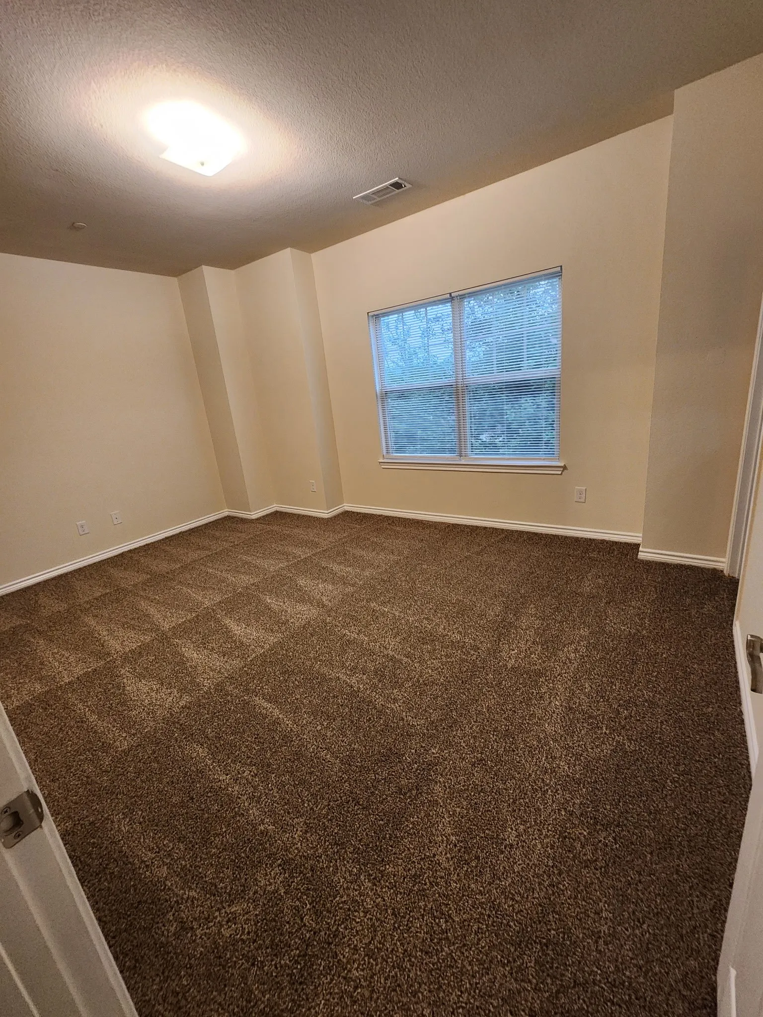 Townhouse For Rent in Denton County , 5516 Del Rey Drive, Denton, Texas 76208, 3 Bedroom, 3 Bathroom, 2 Garage spaces, 1,542 Sqft, built in 2014, mls#21260483, Real Estate Agent in Denton, Homes For Rent in Denton county, Homes For Rent in Denton, Realtor in Denton Texas, Real Estate Brokerage Independent Realty Texas, Luminita Cordes Realtor