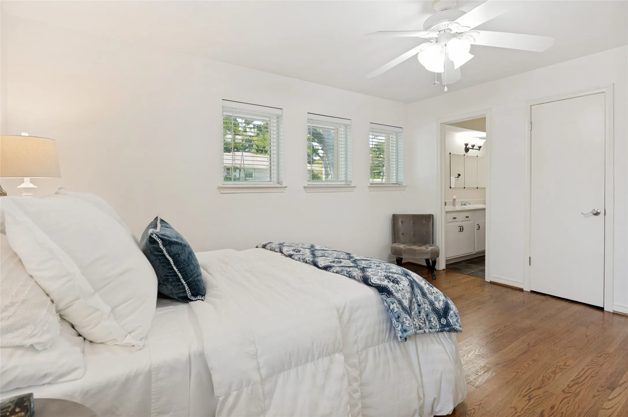 Single Family Residence For Sale in Dallas County , 9020 Westbriar Drive, Dallas, Texas 75228, 3 Bedroom, 2 Bathroom, 2 Garage spaces, 1,688 Sqft, built in 1960, Preowned, mls#21259894, Real Estate Agent in Dallas, Homes For Sale in Dallas county, Homes For Sale in Dallas, Realtor in Dallas Texas, Real Estate Brokerage Independent Realty Texas, Luminita Cordes Realtor