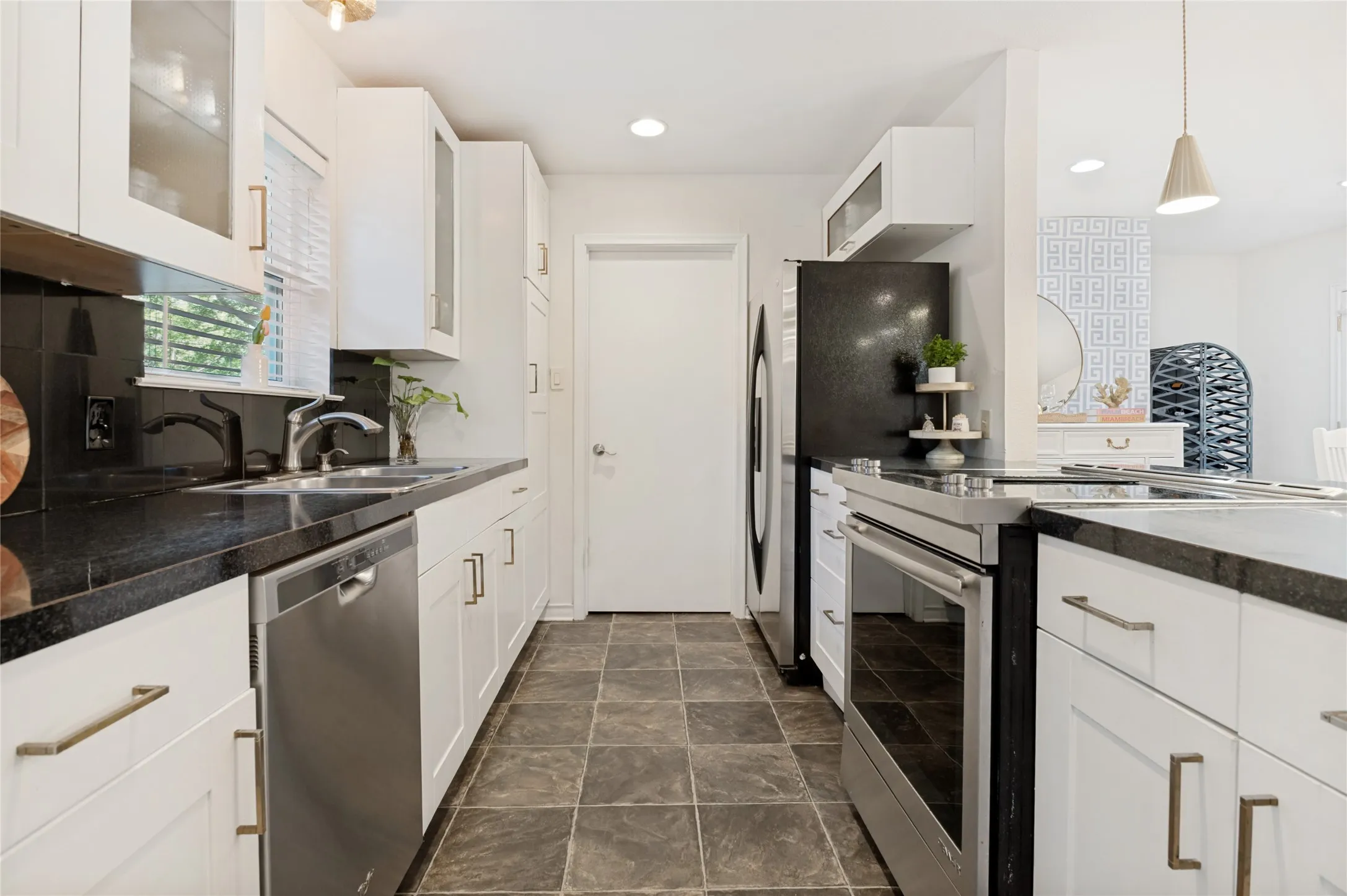Single Family Residence For Sale in Dallas County , 9020 Westbriar Drive, Dallas, Texas 75228, 3 Bedroom, 2 Bathroom, 2 Garage spaces, 1,688 Sqft, built in 1960, Preowned, mls#21259894, Real Estate Agent in Dallas, Homes For Sale in Dallas county, Homes For Sale in Dallas, Realtor in Dallas Texas, Real Estate Brokerage Independent Realty Texas, Luminita Cordes Realtor