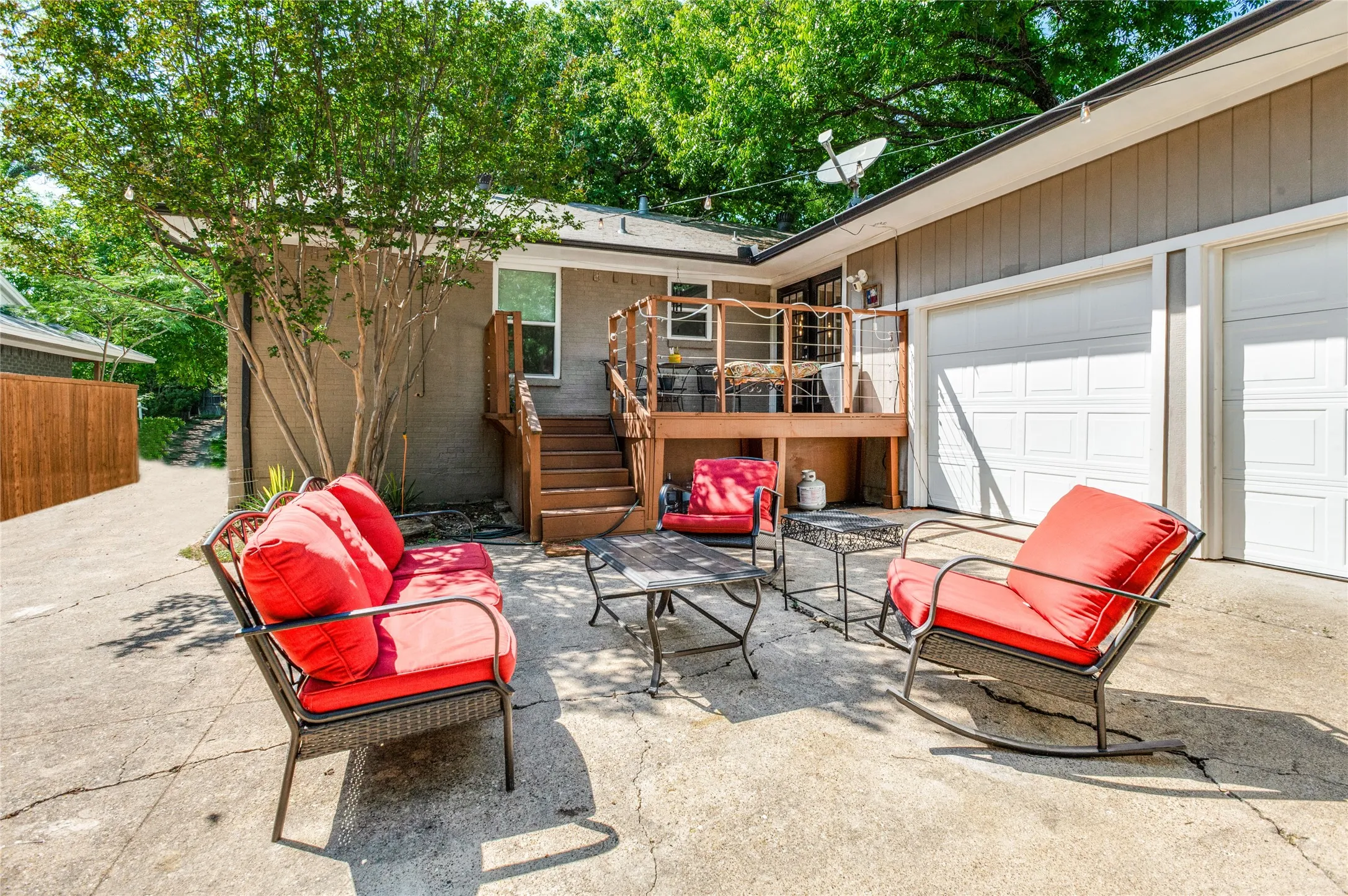 Single Family Residence For Sale in Dallas County , 9020 Westbriar Drive, Dallas, Texas 75228, 3 Bedroom, 2 Bathroom, 2 Garage spaces, 1,688 Sqft, built in 1960, Preowned, mls#21259894, Real Estate Agent in Dallas, Homes For Sale in Dallas county, Homes For Sale in Dallas, Realtor in Dallas Texas, Real Estate Brokerage Independent Realty Texas, Luminita Cordes Realtor