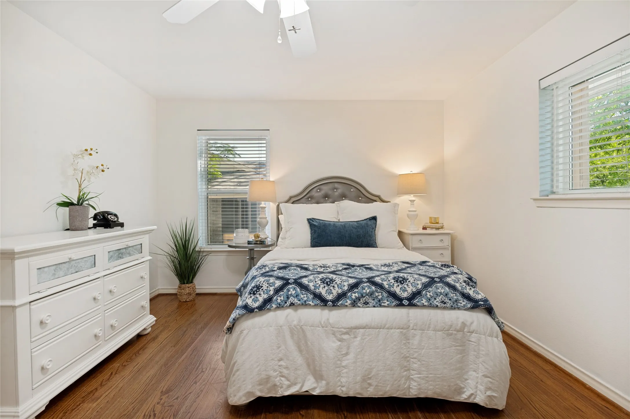 Single Family Residence For Sale in Dallas County , 9020 Westbriar Drive, Dallas, Texas 75228, 3 Bedroom, 2 Bathroom, 2 Garage spaces, 1,688 Sqft, built in 1960, Preowned, mls#21259894, Real Estate Agent in Dallas, Homes For Sale in Dallas county, Homes For Sale in Dallas, Realtor in Dallas Texas, Real Estate Brokerage Independent Realty Texas, Luminita Cordes Realtor
