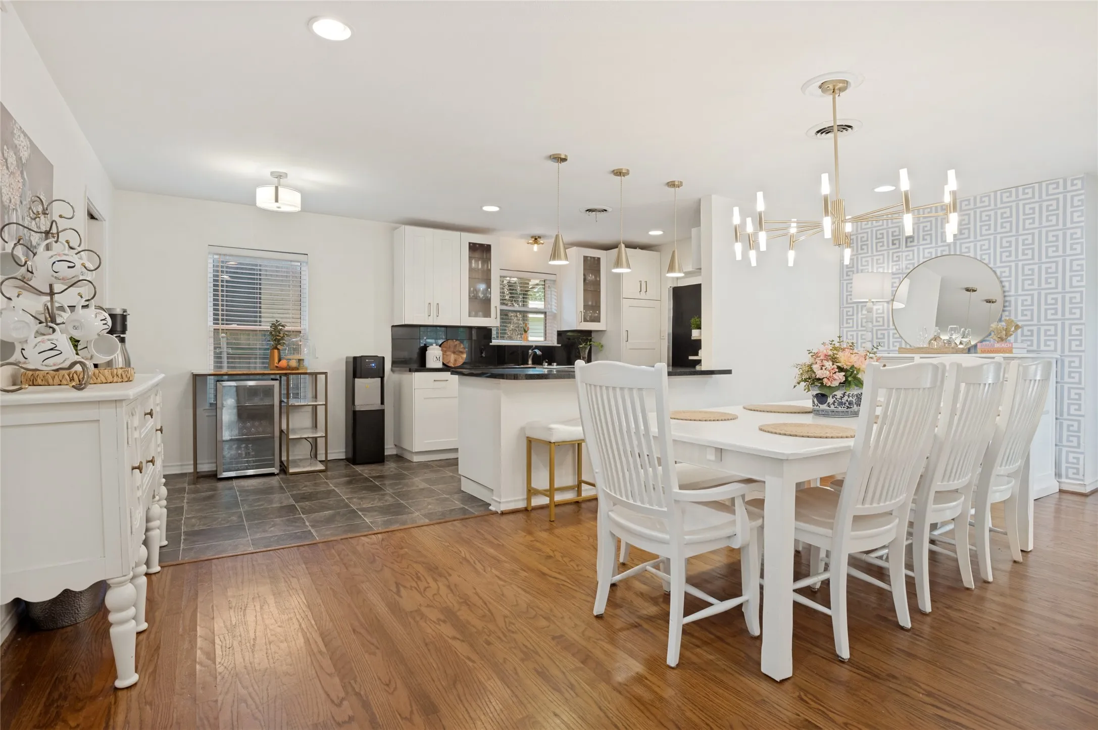 Single Family Residence For Sale in Dallas County , 9020 Westbriar Drive, Dallas, Texas 75228, 3 Bedroom, 2 Bathroom, 2 Garage spaces, 1,688 Sqft, built in 1960, Preowned, mls#21259894, Real Estate Agent in Dallas, Homes For Sale in Dallas county, Homes For Sale in Dallas, Realtor in Dallas Texas, Real Estate Brokerage Independent Realty Texas, Luminita Cordes Realtor