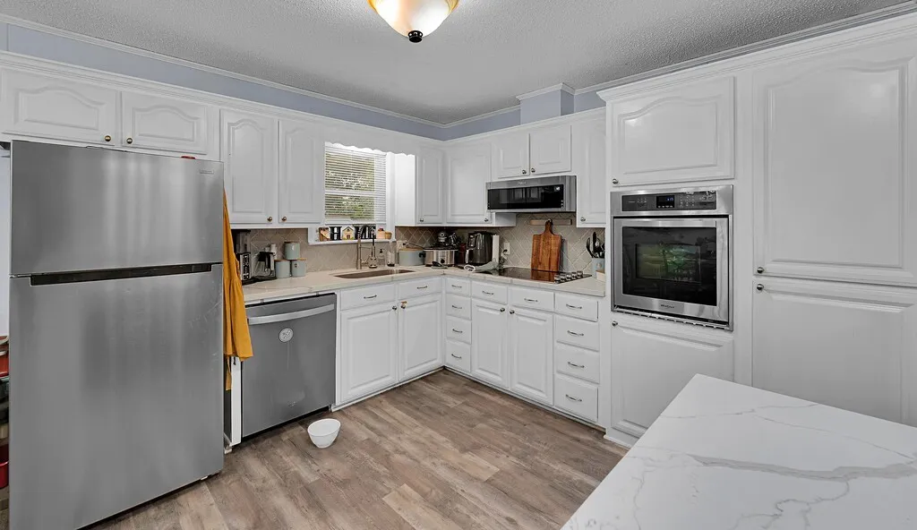 Single Family Residence For Sale in Bosque County , 902 S Avenue L, Clifton, Texas 76634, 3 Bedroom, 2 Bathroom, Garage spaces, 1,690 Sqft, built in 1975, mls#21260536, Real Estate Agent in Clifton, Homes For Sale in Bosque county, Homes For Sale in Clifton, Realtor in Clifton Texas, Real Estate Brokerage Independent Realty Texas, Luminita Cordes Realtor