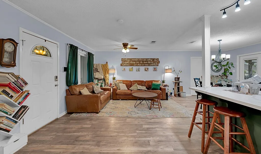 Single Family Residence For Sale in Bosque County , 902 S Avenue L, Clifton, Texas 76634, 3 Bedroom, 2 Bathroom, Garage spaces, 1,690 Sqft, built in 1975, mls#21260536, Real Estate Agent in Clifton, Homes For Sale in Bosque county, Homes For Sale in Clifton, Realtor in Clifton Texas, Real Estate Brokerage Independent Realty Texas, Luminita Cordes Realtor
