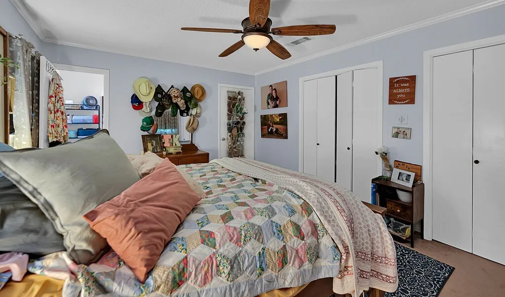 Single Family Residence For Sale in Bosque County , 902 S Avenue L, Clifton, Texas 76634, 3 Bedroom, 2 Bathroom, Garage spaces, 1,690 Sqft, built in 1975, mls#21260536, Real Estate Agent in Clifton, Homes For Sale in Bosque county, Homes For Sale in Clifton, Realtor in Clifton Texas, Real Estate Brokerage Independent Realty Texas, Luminita Cordes Realtor