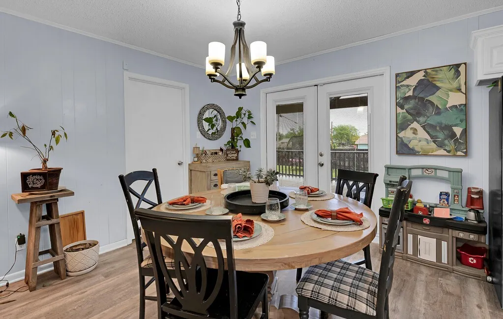 Single Family Residence For Sale in Bosque County , 902 S Avenue L, Clifton, Texas 76634, 3 Bedroom, 2 Bathroom, Garage spaces, 1,690 Sqft, built in 1975, mls#21260536, Real Estate Agent in Clifton, Homes For Sale in Bosque county, Homes For Sale in Clifton, Realtor in Clifton Texas, Real Estate Brokerage Independent Realty Texas, Luminita Cordes Realtor