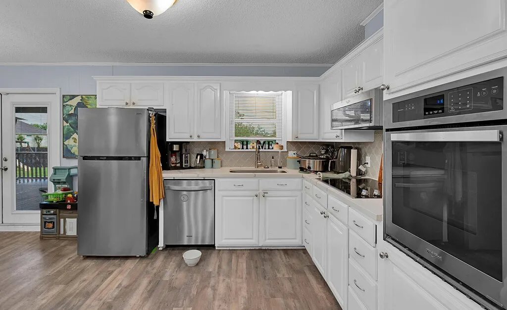 Single Family Residence For Sale in Bosque County , 902 S Avenue L, Clifton, Texas 76634, 3 Bedroom, 2 Bathroom, Garage spaces, 1,690 Sqft, built in 1975, mls#21260536, Real Estate Agent in Clifton, Homes For Sale in Bosque county, Homes For Sale in Clifton, Realtor in Clifton Texas, Real Estate Brokerage Independent Realty Texas, Luminita Cordes Realtor