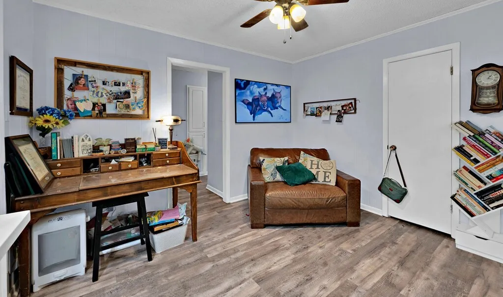 Single Family Residence For Sale in Bosque County , 902 S Avenue L, Clifton, Texas 76634, 3 Bedroom, 2 Bathroom, Garage spaces, 1,690 Sqft, built in 1975, mls#21260536, Real Estate Agent in Clifton, Homes For Sale in Bosque county, Homes For Sale in Clifton, Realtor in Clifton Texas, Real Estate Brokerage Independent Realty Texas, Luminita Cordes Realtor