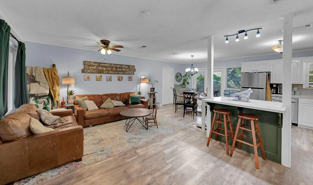Single Family Residence For Sale in Bosque County , 902 S Avenue L, Clifton, Texas 76634, 3 Bedroom, 2 Bathroom, Garage spaces, 1,690 Sqft, built in 1975, mls#21260536, Real Estate Agent in Clifton, Homes For Sale in Bosque county, Homes For Sale in Clifton, Realtor in Clifton Texas, Real Estate Brokerage Independent Realty Texas, Luminita Cordes Realtor