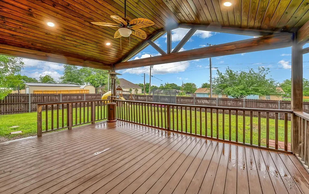 Single Family Residence For Sale in Bosque County , 902 S Avenue L, Clifton, Texas 76634, 3 Bedroom, 2 Bathroom, Garage spaces, 1,690 Sqft, built in 1975, mls#21260536, Real Estate Agent in Clifton, Homes For Sale in Bosque county, Homes For Sale in Clifton, Realtor in Clifton Texas, Real Estate Brokerage Independent Realty Texas, Luminita Cordes Realtor