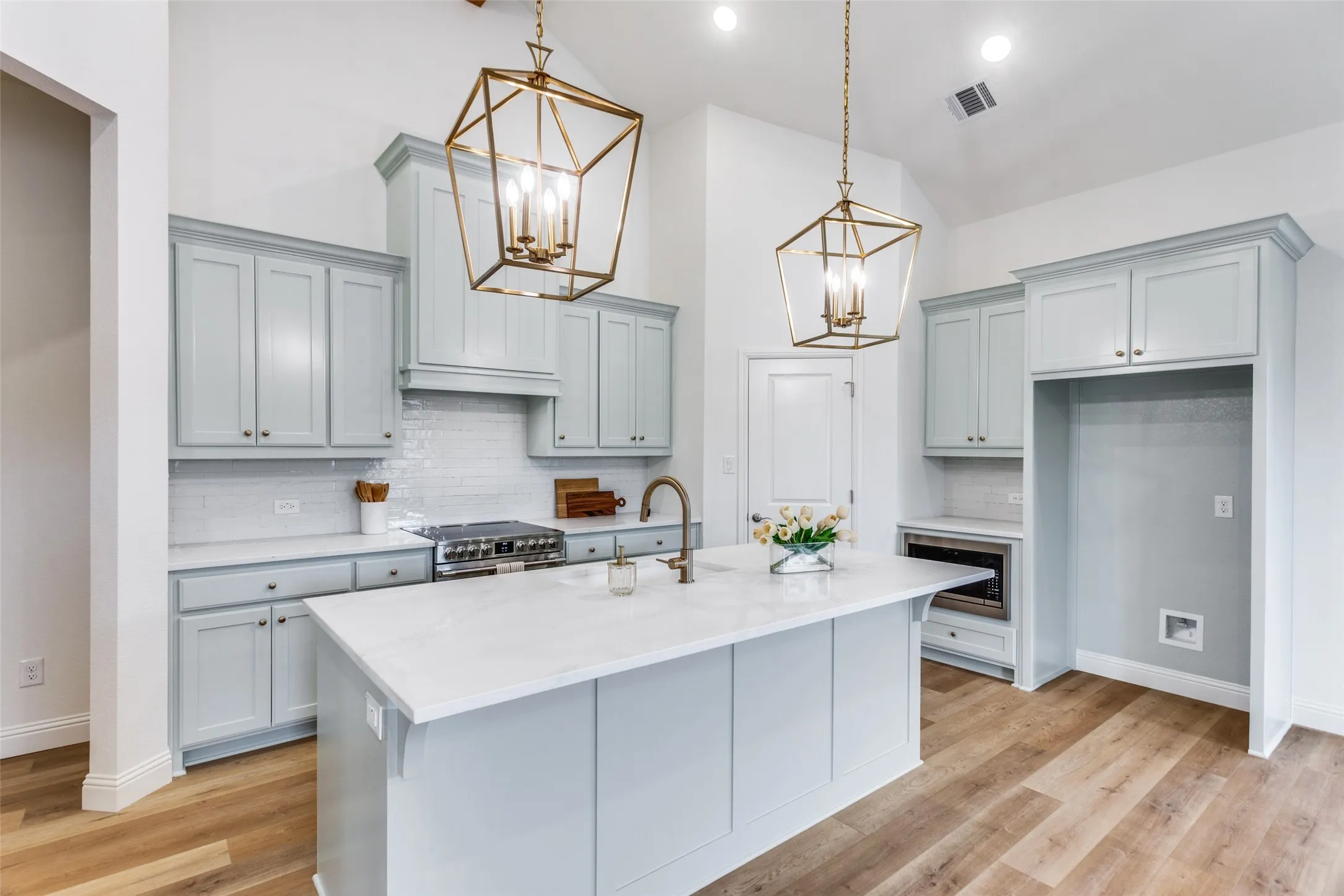 Single Family Residence For Sale in Parker County , 912 Triple Crown Court, Willow Park, Texas 76087, 4 Bedroom, 2 Bathroom, 2 Garage spaces, 2,176 Sqft, built in 2026, New Construction - Complete, mls#21248122, Real Estate Agent in Willow Park, Homes For Sale in Parker county, Homes For Sale in Willow Park, Realtor in Willow Park Texas, Real Estate Brokerage Independent Realty Texas, Luminita Cordes Realtor