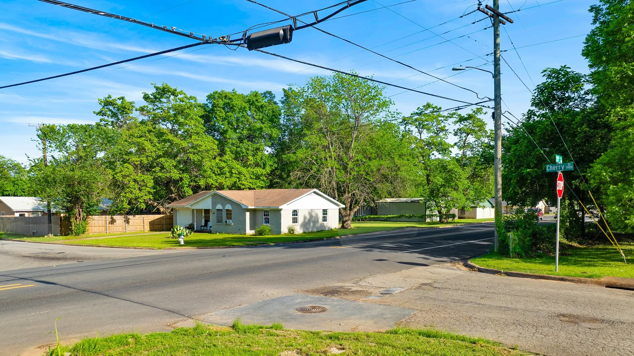 Single Family Residence For Sale in Lamar County , 1975 E Cherry, Paris, Texas 75460, 0, 0, Garage spaces, 2,788 Sqft, built in 1964, Price $275,000, mls#21260573, Real Estate Agent in Paris, Homes For Sale in Lamar county, Homes For Sale in Paris, Realtor in Paris Texas, Real Estate Brokerage Independent Realty Texas, Luminita Cordes Realtor