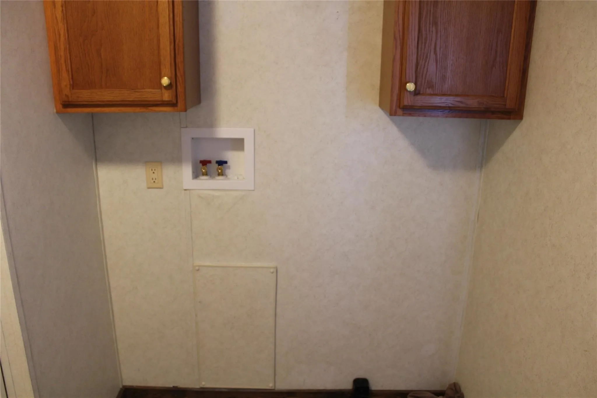 Mobile Home For Rent in Collin County , 1935 County Road 700, Farmersville, Texas 75442, 3 Bedrooms, 2 Bathrooms, Garage spaces, 1,664 Sqft, built in 2000, Preowned, Price $1,895, mls#21260583, Real Estate Agent in Farmersville, Homes For Rent in Collin county, Homes For Rent in Farmersville, Realtor in Farmersville Texas, Real Estate Brokerage Independent Realty Texas, Luminita Cordes Realtor