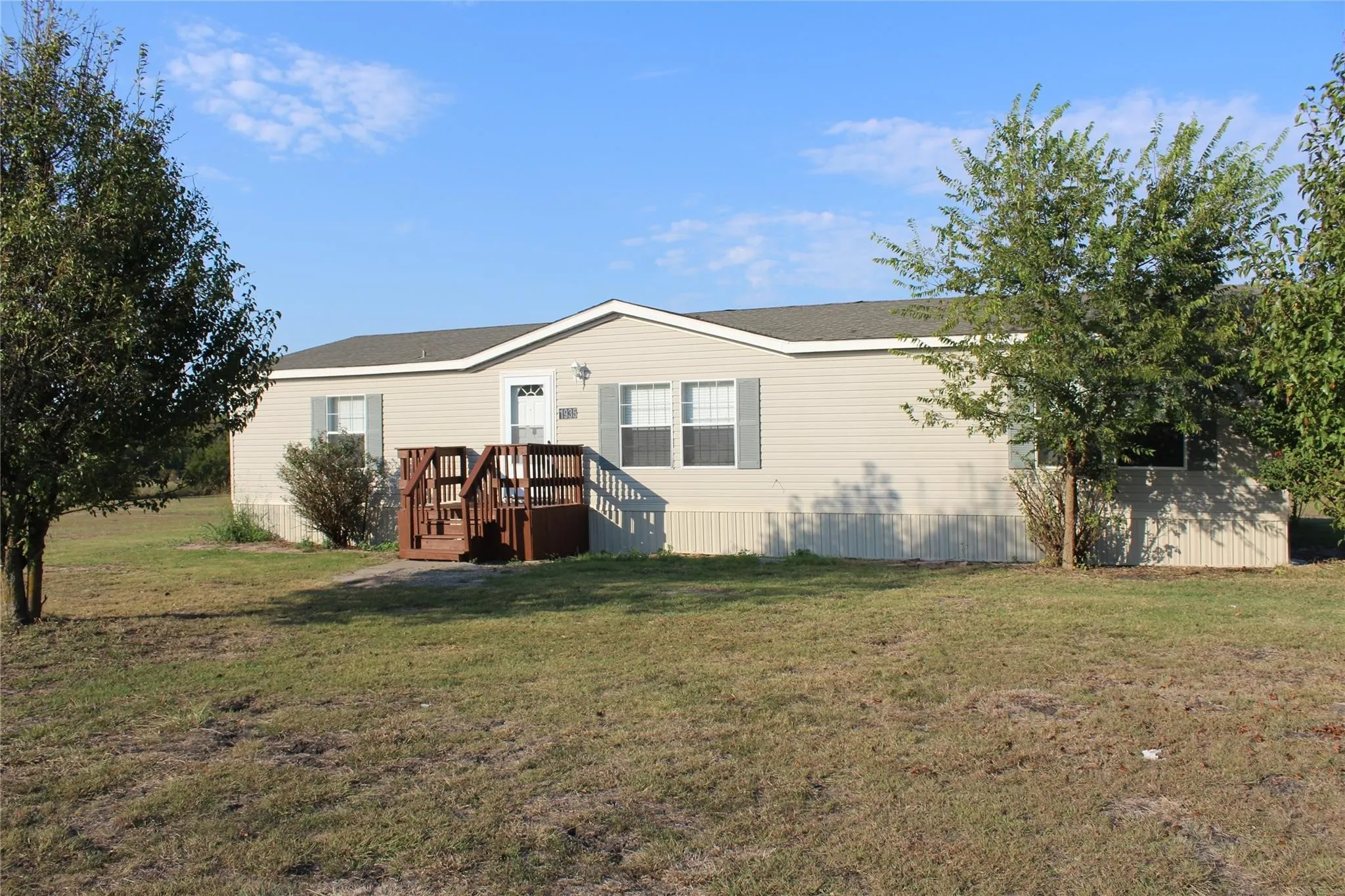 Mobile Home For Rent in Collin County , 1935 County Road 700, Farmersville, Texas 75442, 3 Bedrooms, 2 Bathrooms, Garage spaces, 1,664 Sqft, built in 2000, Preowned, Price $1,895, mls#21260583, Real Estate Agent in Farmersville, Homes For Rent in Collin county, Homes For Rent in Farmersville, Realtor in Farmersville Texas, Real Estate Brokerage Independent Realty Texas, Luminita Cordes Realtor
