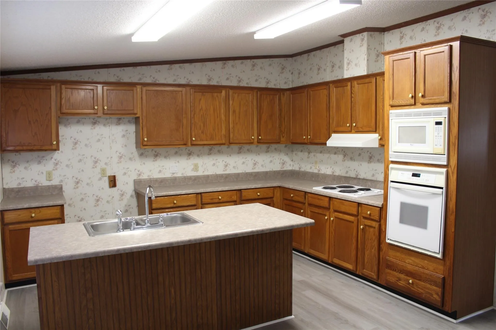 Mobile Home For Rent in Collin County , 1935 County Road 700, Farmersville, Texas 75442, 3 Bedrooms, 2 Bathrooms, Garage spaces, 1,664 Sqft, built in 2000, Preowned, Price $1,895, mls#21260583, Real Estate Agent in Farmersville, Homes For Rent in Collin county, Homes For Rent in Farmersville, Realtor in Farmersville Texas, Real Estate Brokerage Independent Realty Texas, Luminita Cordes Realtor