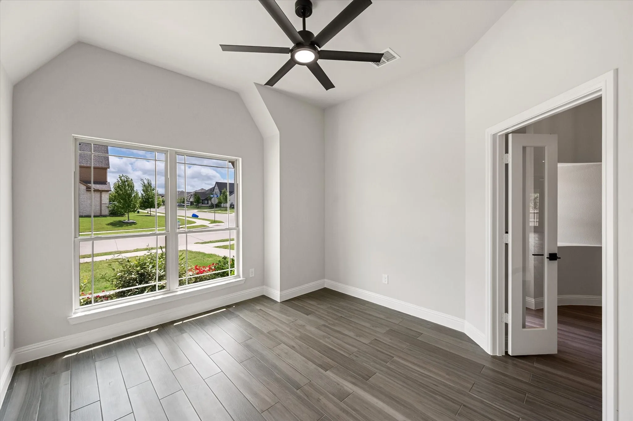 Single Family Residence For Sale in Ellis County , 1133 Windy Vista Drive, Midlothian, Texas 76065, 4 Bedroom, 3 Bathroom, 2 Garage spaces, 3,449 Sqft, built in 2024, Preowned, mls#21258618, Real Estate Agent in Midlothian, Homes For Sale in Ellis county, Homes For Sale in Midlothian, Realtor in Midlothian Texas, Real Estate Brokerage Independent Realty Texas, Luminita Cordes Realtor