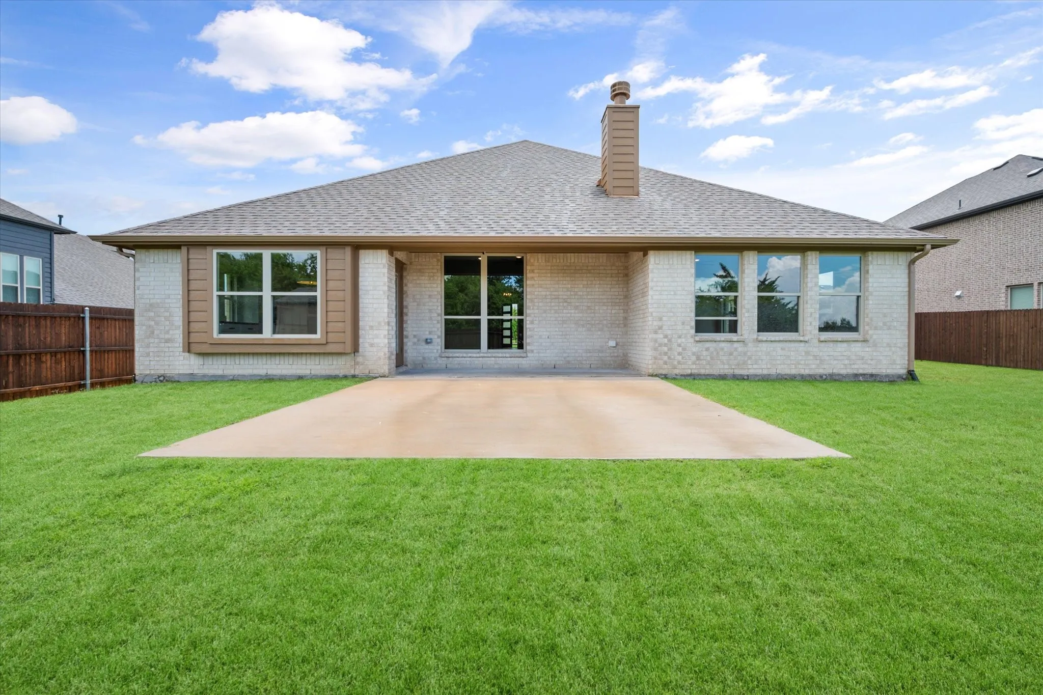 Single Family Residence For Sale in Ellis County , 1133 Windy Vista Drive, Midlothian, Texas 76065, 4 Bedroom, 3 Bathroom, 2 Garage spaces, 3,449 Sqft, built in 2024, Preowned, mls#21258618, Real Estate Agent in Midlothian, Homes For Sale in Ellis county, Homes For Sale in Midlothian, Realtor in Midlothian Texas, Real Estate Brokerage Independent Realty Texas, Luminita Cordes Realtor