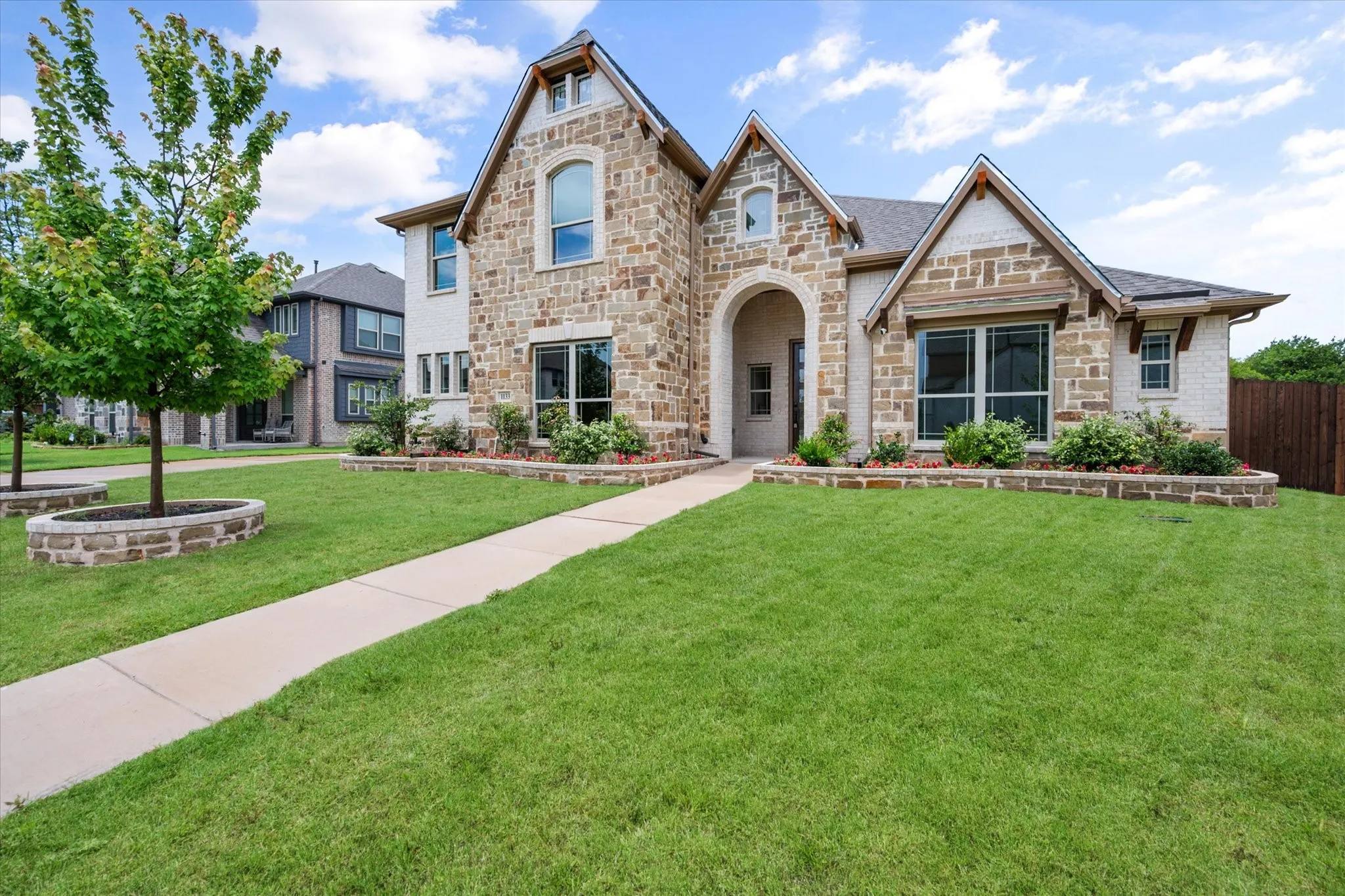 Single Family Residence For Sale in Ellis County , 1133 Windy Vista Drive, Midlothian, Texas 76065, 4 Bedroom, 3 Bathroom, 2 Garage spaces, 3,449 Sqft, built in 2024, Preowned, mls#21258618, Real Estate Agent in Midlothian, Homes For Sale in Ellis county, Homes For Sale in Midlothian, Realtor in Midlothian Texas, Real Estate Brokerage Independent Realty Texas, Luminita Cordes Realtor