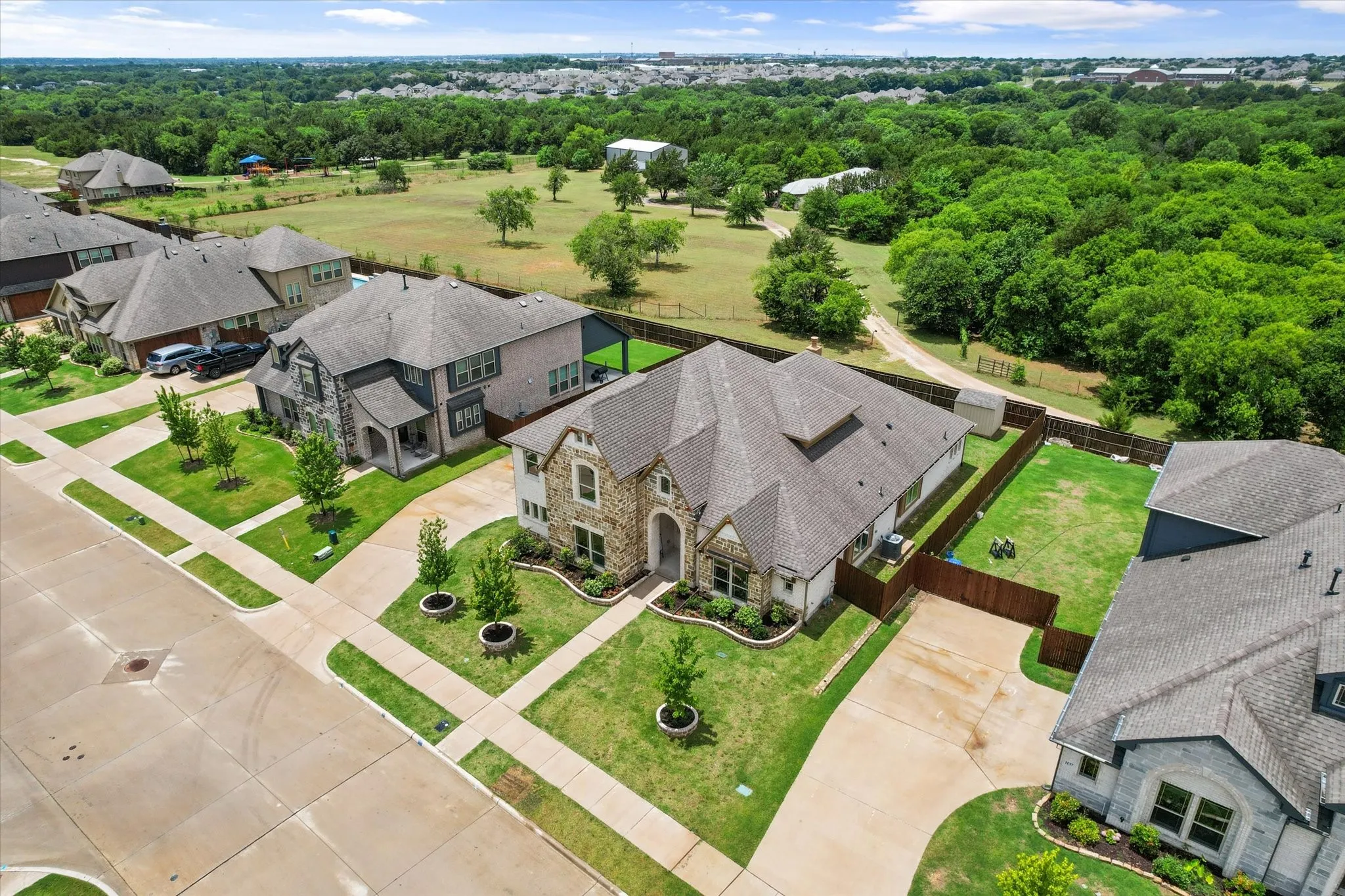 Single Family Residence For Sale in Ellis County , 1133 Windy Vista Drive, Midlothian, Texas 76065, 4 Bedroom, 3 Bathroom, 2 Garage spaces, 3,449 Sqft, built in 2024, Preowned, mls#21258618, Real Estate Agent in Midlothian, Homes For Sale in Ellis county, Homes For Sale in Midlothian, Realtor in Midlothian Texas, Real Estate Brokerage Independent Realty Texas, Luminita Cordes Realtor
