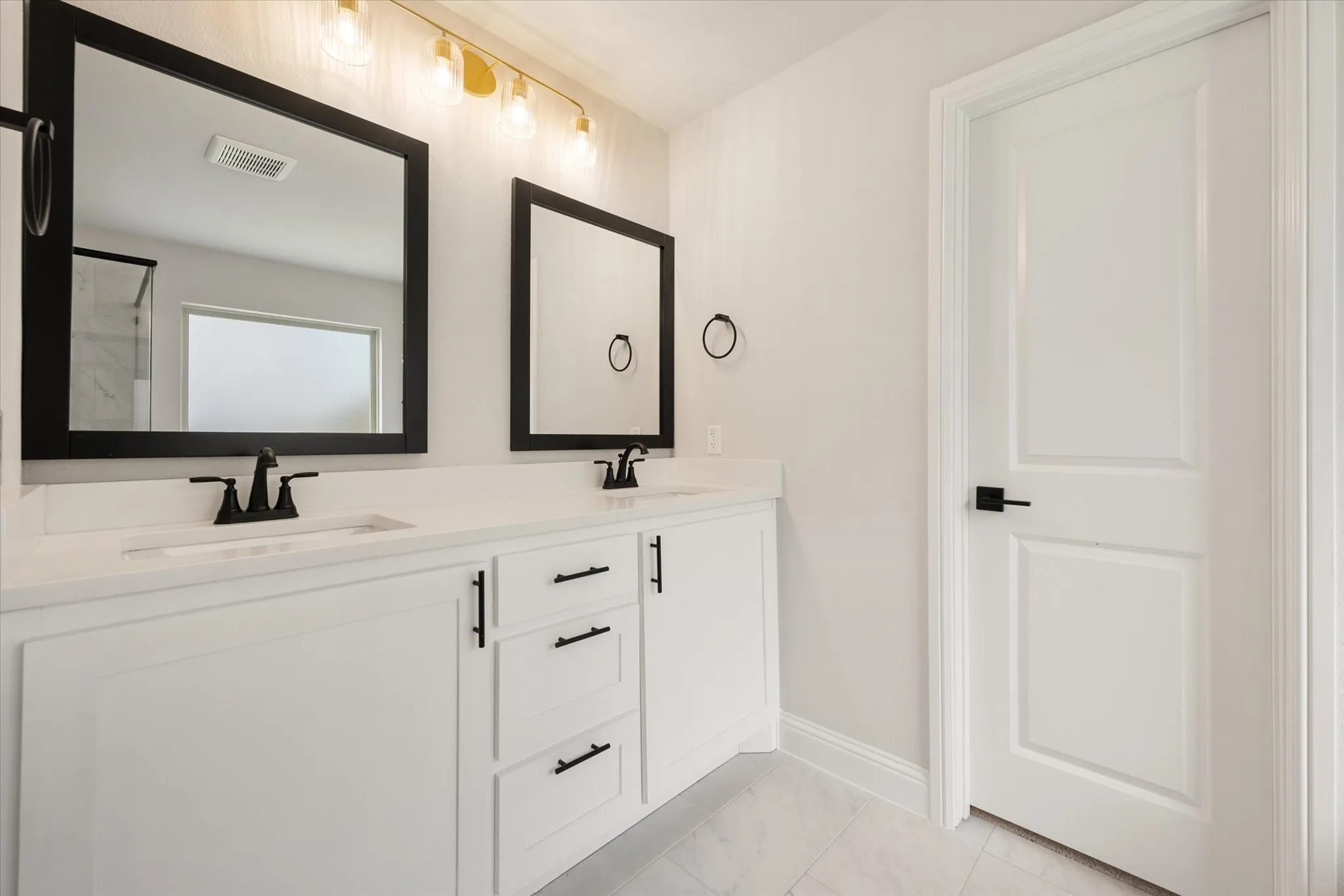 Single Family Residence For Sale in Ellis County , 1133 Windy Vista Drive, Midlothian, Texas 76065, 4 Bedroom, 3 Bathroom, 2 Garage spaces, 3,449 Sqft, built in 2024, Preowned, mls#21258618, Real Estate Agent in Midlothian, Homes For Sale in Ellis county, Homes For Sale in Midlothian, Realtor in Midlothian Texas, Real Estate Brokerage Independent Realty Texas, Luminita Cordes Realtor