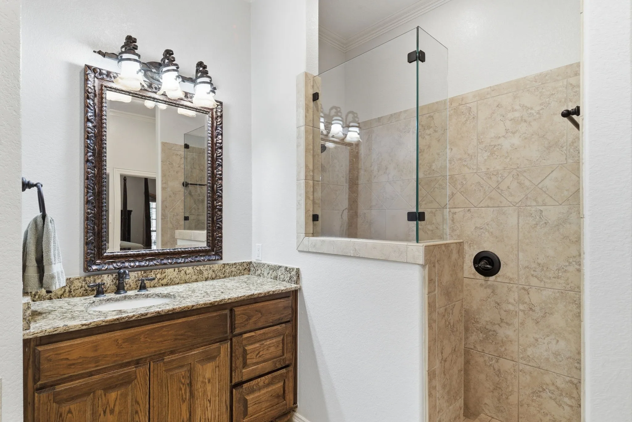 Single Family Residence For Sale in Parker County , 148 Arista Trail, Poolville, Texas 76487, 3 Bedroom, 3 Bathroom, 3 Garage spaces, 2,618 Sqft, built in 2009, Preowned, mls#21259280, Real Estate Agent in Poolville, Homes For Sale in Parker county, Homes For Sale in Poolville, Realtor in Poolville Texas, Real Estate Brokerage Independent Realty Texas, Luminita Cordes Realtor