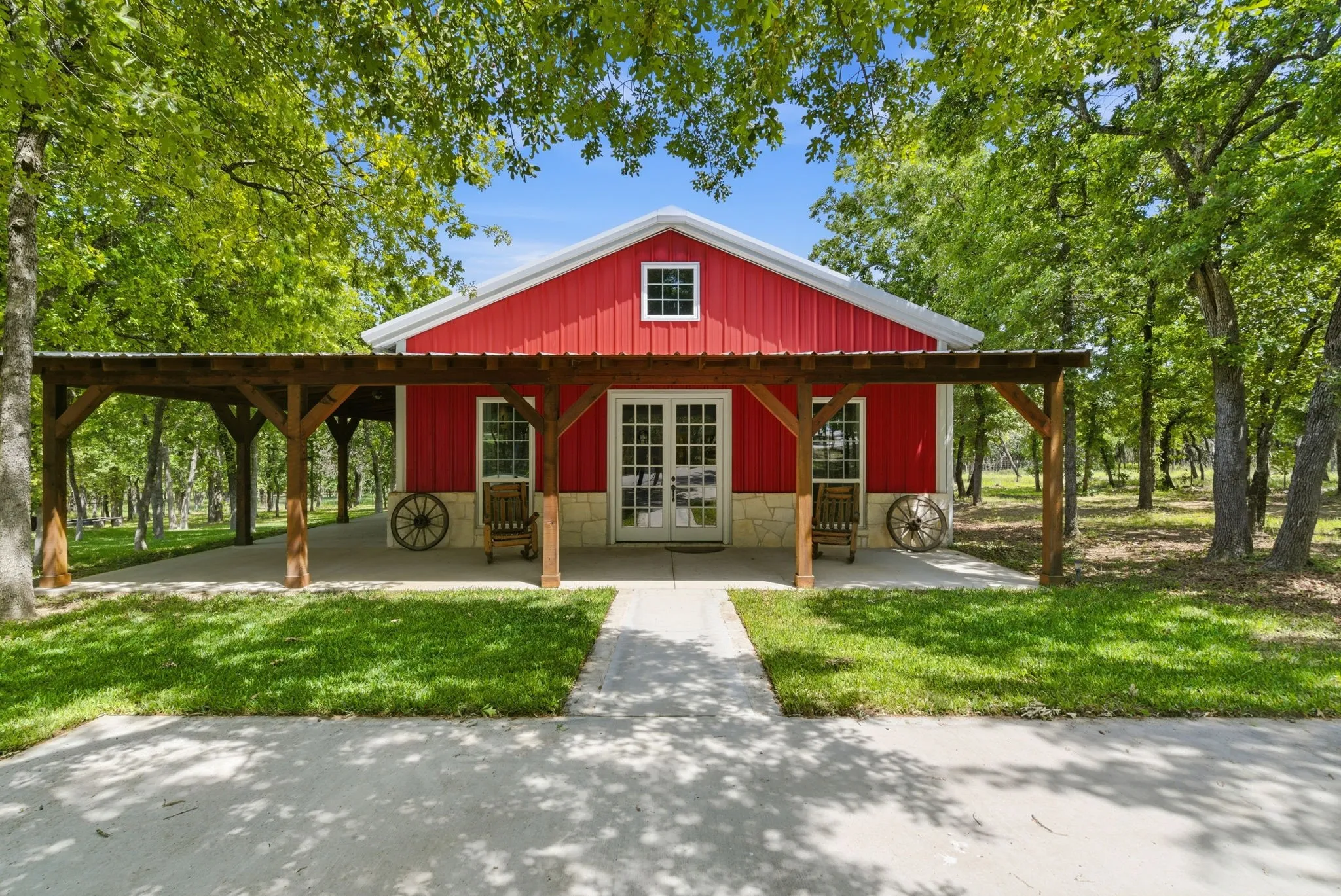 Single Family Residence For Sale in Parker County , 148 Arista Trail, Poolville, Texas 76487, 3 Bedroom, 3 Bathroom, 3 Garage spaces, 2,618 Sqft, built in 2009, Preowned, mls#21259280, Real Estate Agent in Poolville, Homes For Sale in Parker county, Homes For Sale in Poolville, Realtor in Poolville Texas, Real Estate Brokerage Independent Realty Texas, Luminita Cordes Realtor