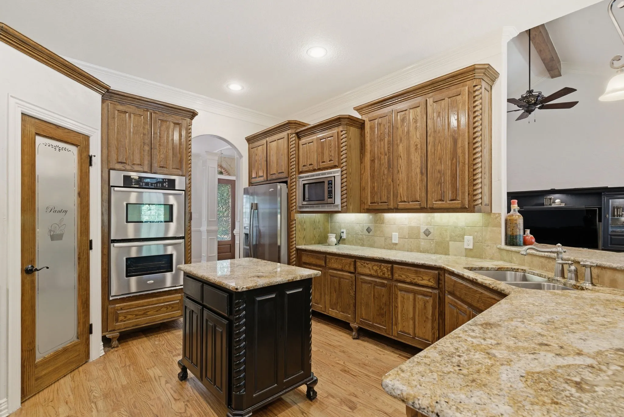 Single Family Residence For Sale in Parker County , 148 Arista Trail, Poolville, Texas 76487, 3 Bedroom, 3 Bathroom, 3 Garage spaces, 2,618 Sqft, built in 2009, Preowned, mls#21259280, Real Estate Agent in Poolville, Homes For Sale in Parker county, Homes For Sale in Poolville, Realtor in Poolville Texas, Real Estate Brokerage Independent Realty Texas, Luminita Cordes Realtor