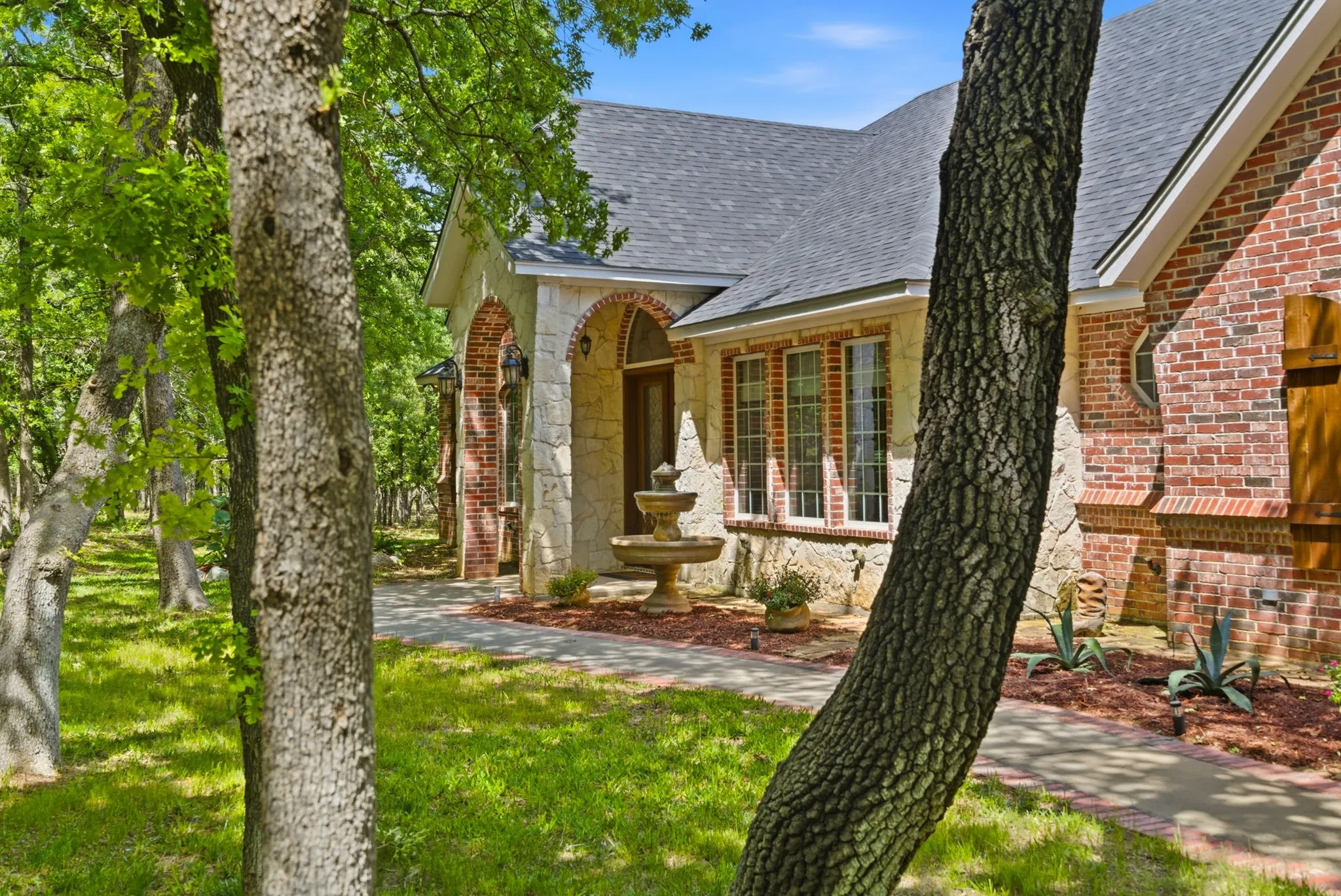 Single Family Residence For Sale in Parker County , 148 Arista Trail, Poolville, Texas 76487, 3 Bedroom, 3 Bathroom, 3 Garage spaces, 2,618 Sqft, built in 2009, Preowned, mls#21259280, Real Estate Agent in Poolville, Homes For Sale in Parker county, Homes For Sale in Poolville, Realtor in Poolville Texas, Real Estate Brokerage Independent Realty Texas, Luminita Cordes Realtor