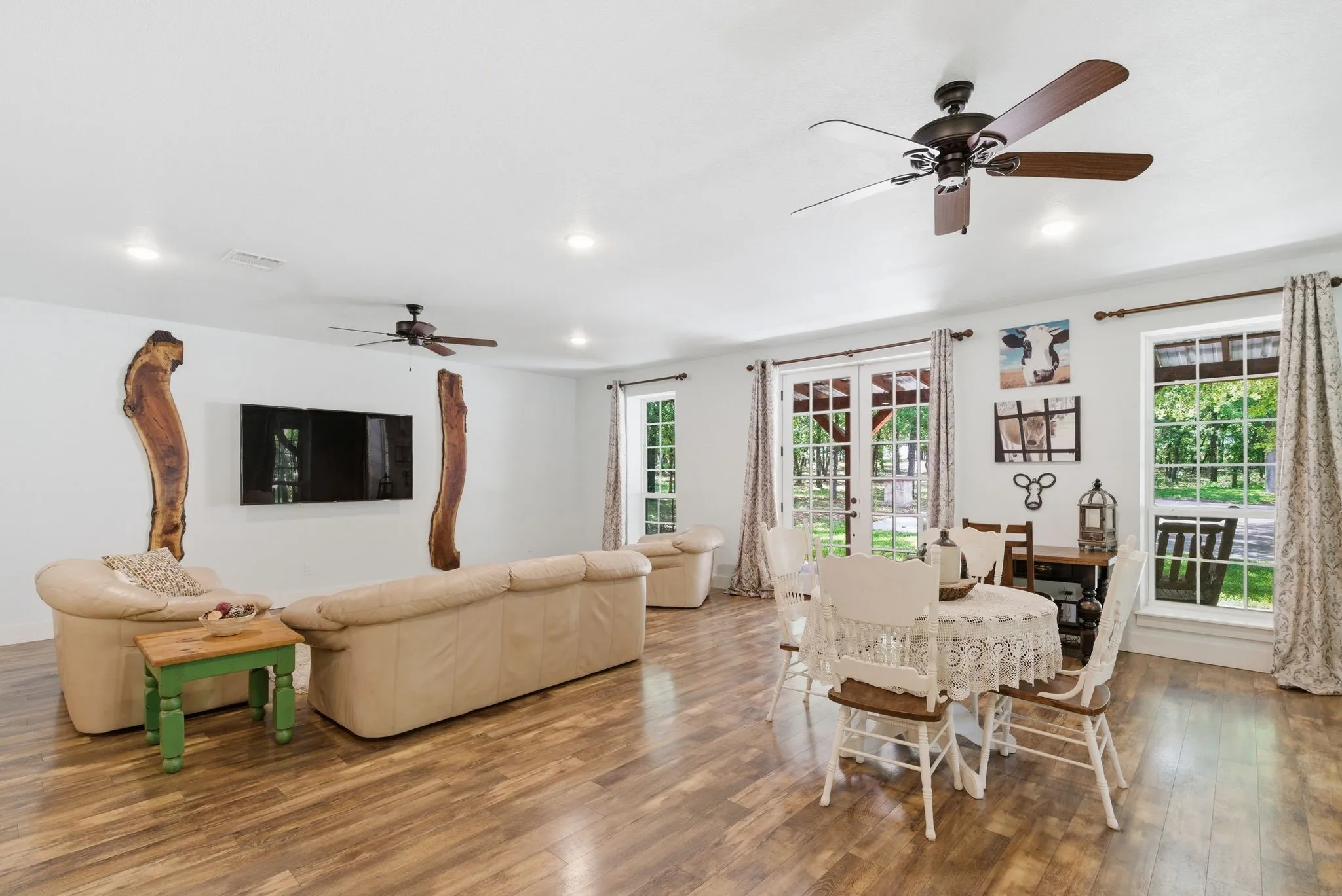 Single Family Residence For Sale in Parker County , 148 Arista Trail, Poolville, Texas 76487, 3 Bedroom, 3 Bathroom, 3 Garage spaces, 2,618 Sqft, built in 2009, Preowned, mls#21259280, Real Estate Agent in Poolville, Homes For Sale in Parker county, Homes For Sale in Poolville, Realtor in Poolville Texas, Real Estate Brokerage Independent Realty Texas, Luminita Cordes Realtor