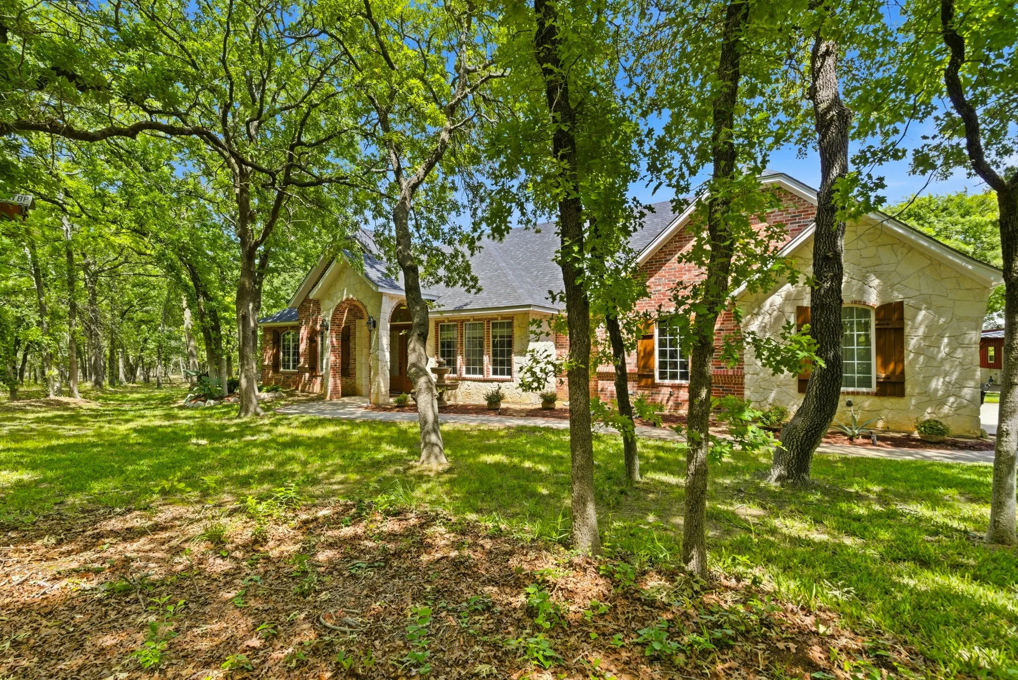 Single Family Residence For Sale in Parker County , 148 Arista Trail, Poolville, Texas 76487, 3 Bedroom, 3 Bathroom, 3 Garage spaces, 2,618 Sqft, built in 2009, Preowned, mls#21259280, Real Estate Agent in Poolville, Homes For Sale in Parker county, Homes For Sale in Poolville, Realtor in Poolville Texas, Real Estate Brokerage Independent Realty Texas, Luminita Cordes Realtor