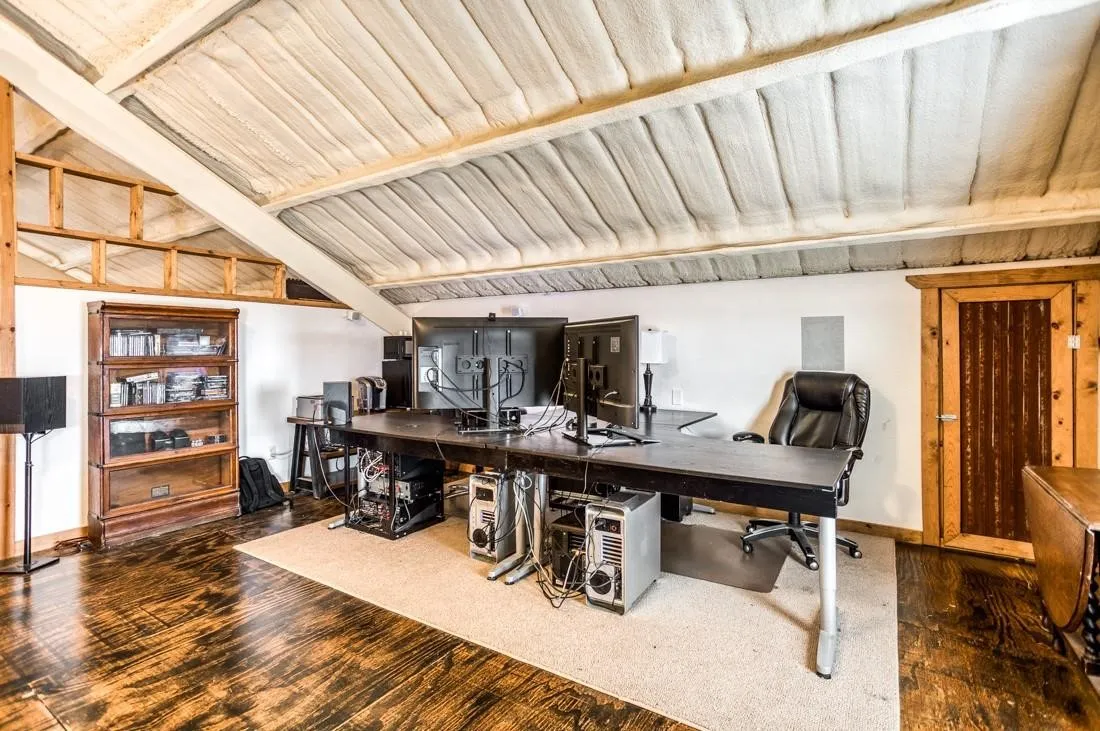 Single Family Residence For Rent in Denton County , 15350 US Highway 380, Krum, Texas 76249, 3 Bedroom, 3 Bathroom, 2 Garage spaces, 4,320 Sqft, built in 2005, mls#21260628, Real Estate Agent in Krum, Homes For Rent in Denton county, Homes For Rent in Krum, Realtor in Krum Texas, Real Estate Brokerage Independent Realty Texas, Luminita Cordes Realtor