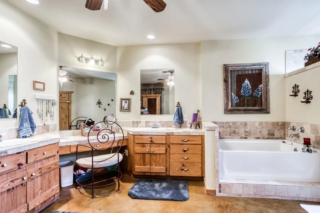 Single Family Residence For Rent in Denton County , 15350 US Highway 380, Krum, Texas 76249, 3 Bedroom, 3 Bathroom, 2 Garage spaces, 4,320 Sqft, built in 2005, mls#21260628, Real Estate Agent in Krum, Homes For Rent in Denton county, Homes For Rent in Krum, Realtor in Krum Texas, Real Estate Brokerage Independent Realty Texas, Luminita Cordes Realtor