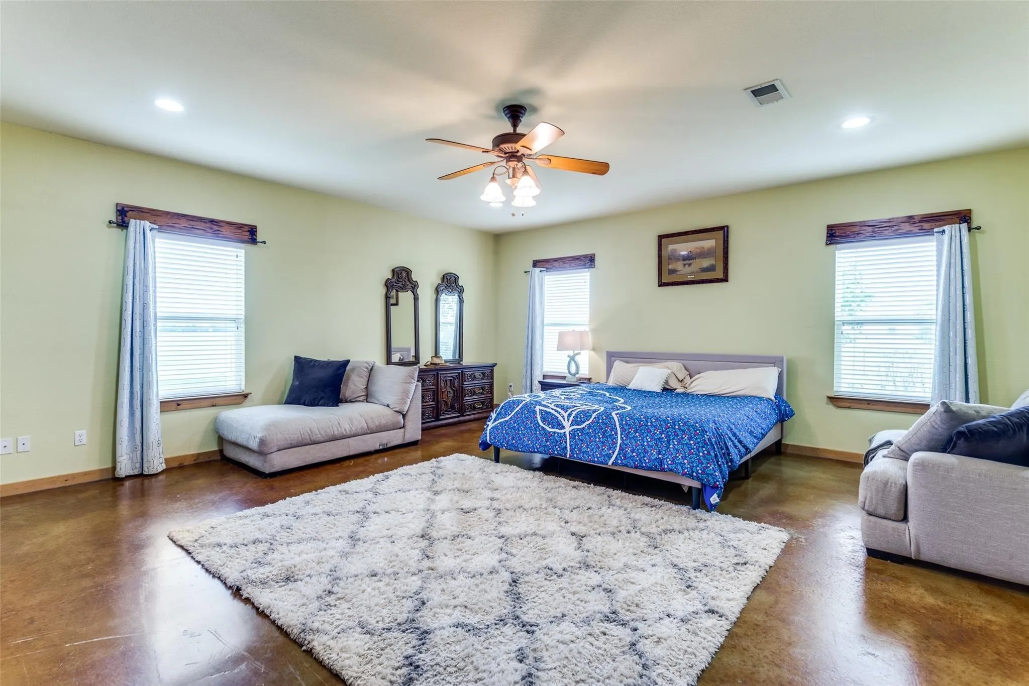 Single Family Residence For Rent in Denton County , 15350 US Highway 380, Krum, Texas 76249, 3 Bedroom, 3 Bathroom, 2 Garage spaces, 4,320 Sqft, built in 2005, mls#21260628, Real Estate Agent in Krum, Homes For Rent in Denton county, Homes For Rent in Krum, Realtor in Krum Texas, Real Estate Brokerage Independent Realty Texas, Luminita Cordes Realtor