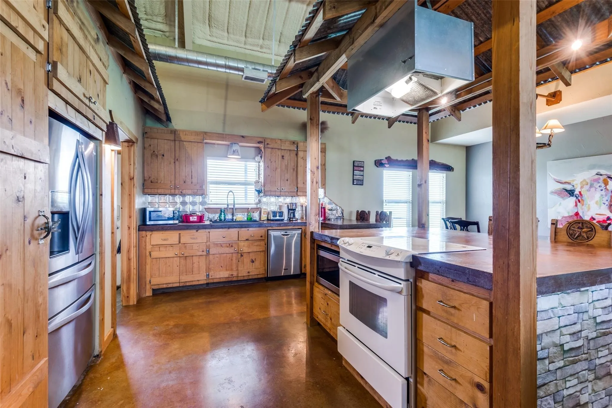 Single Family Residence For Rent in Denton County , 15350 US Highway 380, Krum, Texas 76249, 3 Bedroom, 3 Bathroom, 2 Garage spaces, 4,320 Sqft, built in 2005, mls#21260628, Real Estate Agent in Krum, Homes For Rent in Denton county, Homes For Rent in Krum, Realtor in Krum Texas, Real Estate Brokerage Independent Realty Texas, Luminita Cordes Realtor