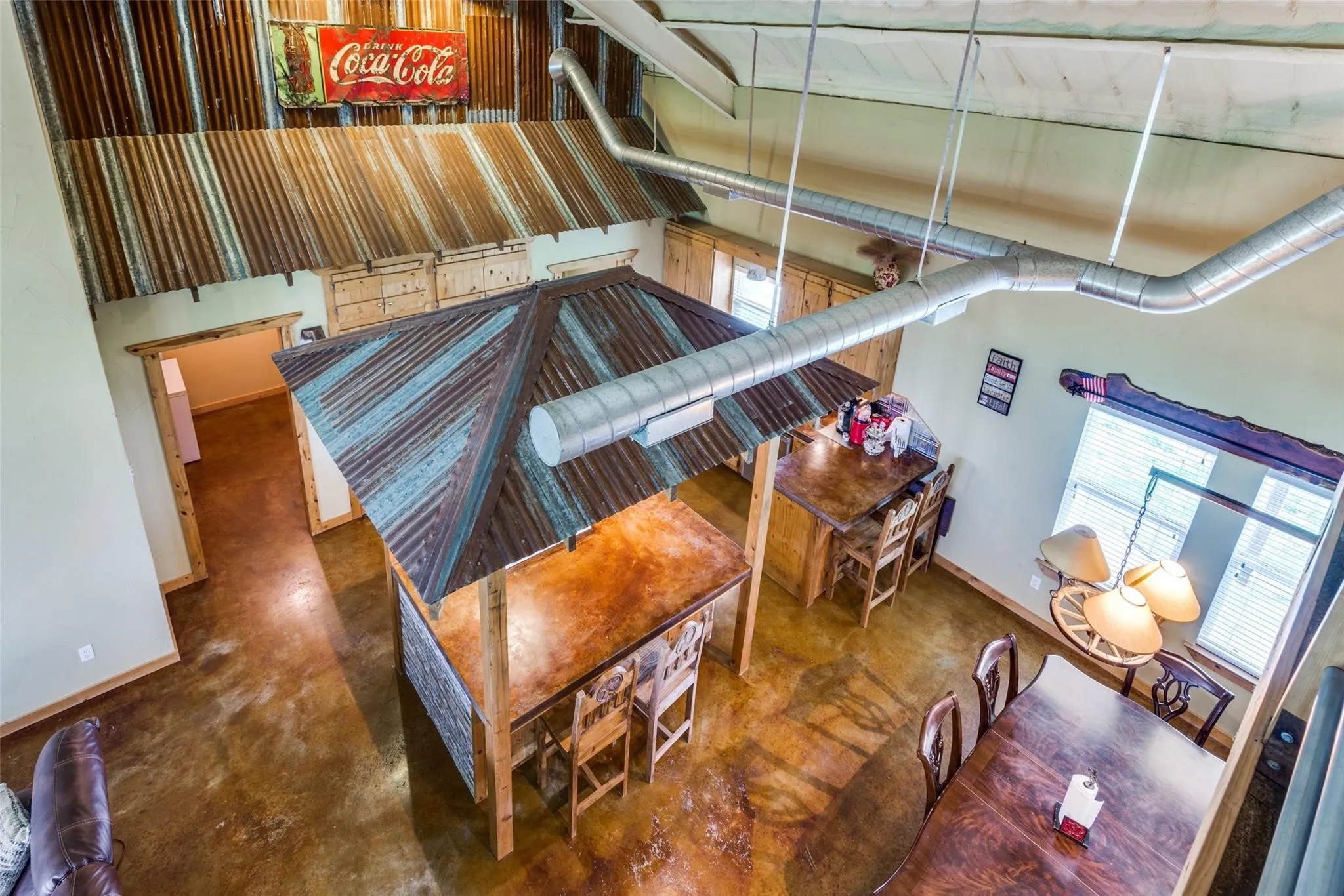 Single Family Residence For Rent in Denton County , 15350 US Highway 380, Krum, Texas 76249, 3 Bedroom, 3 Bathroom, 2 Garage spaces, 4,320 Sqft, built in 2005, mls#21260628, Real Estate Agent in Krum, Homes For Rent in Denton county, Homes For Rent in Krum, Realtor in Krum Texas, Real Estate Brokerage Independent Realty Texas, Luminita Cordes Realtor