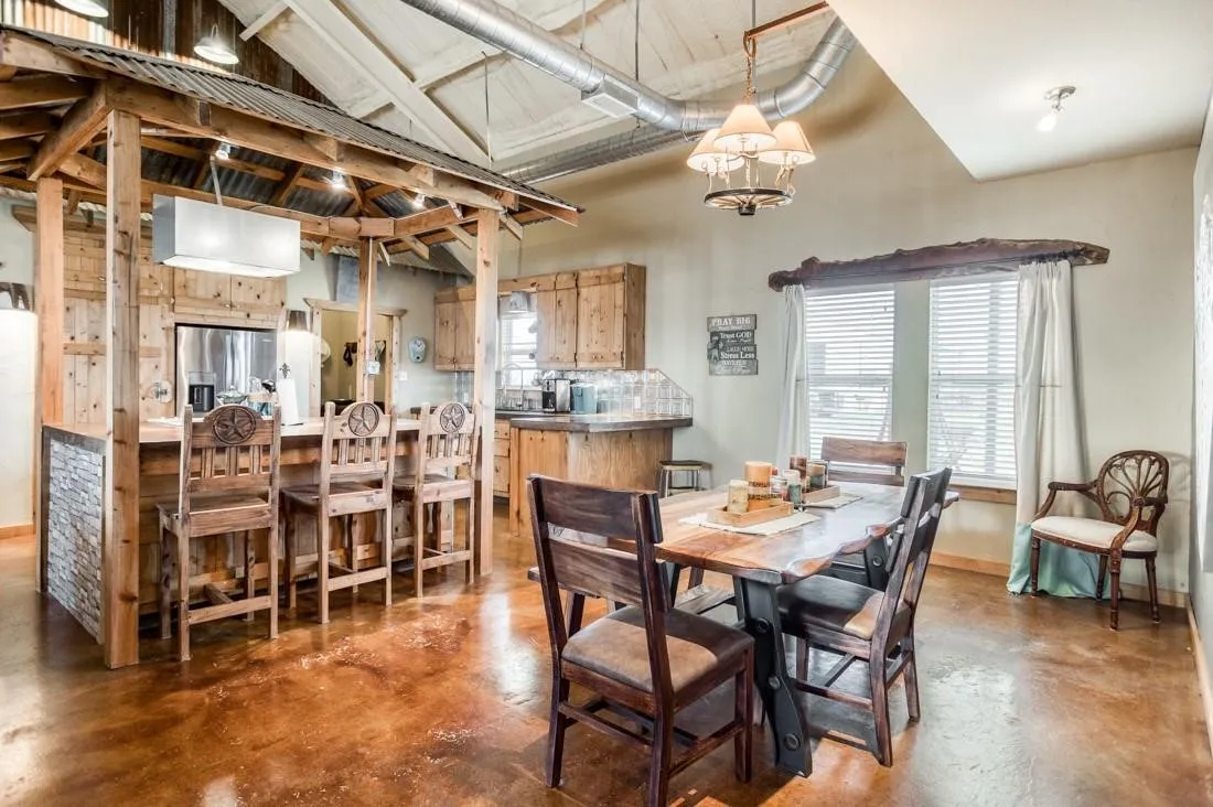 Single Family Residence For Rent in Denton County , 15350 US Highway 380, Krum, Texas 76249, 3 Bedroom, 3 Bathroom, 2 Garage spaces, 4,320 Sqft, built in 2005, mls#21260628, Real Estate Agent in Krum, Homes For Rent in Denton county, Homes For Rent in Krum, Realtor in Krum Texas, Real Estate Brokerage Independent Realty Texas, Luminita Cordes Realtor