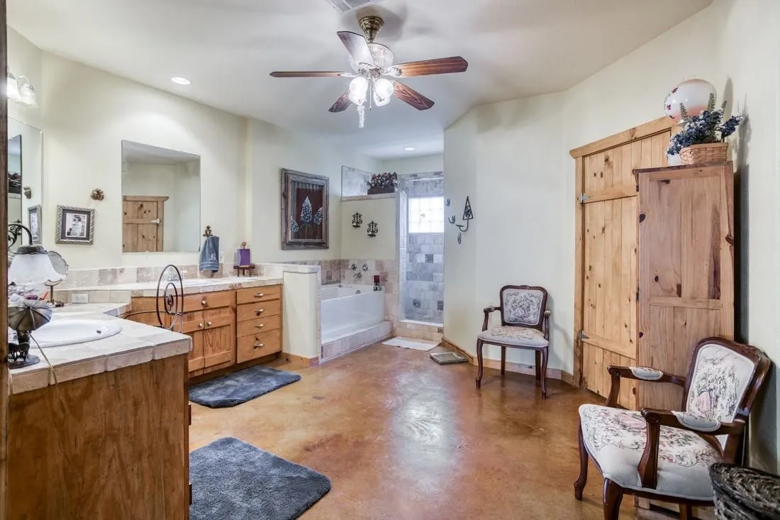 Single Family Residence For Rent in Denton County , 15350 US Highway 380, Krum, Texas 76249, 3 Bedroom, 3 Bathroom, 2 Garage spaces, 4,320 Sqft, built in 2005, mls#21260628, Real Estate Agent in Krum, Homes For Rent in Denton county, Homes For Rent in Krum, Realtor in Krum Texas, Real Estate Brokerage Independent Realty Texas, Luminita Cordes Realtor