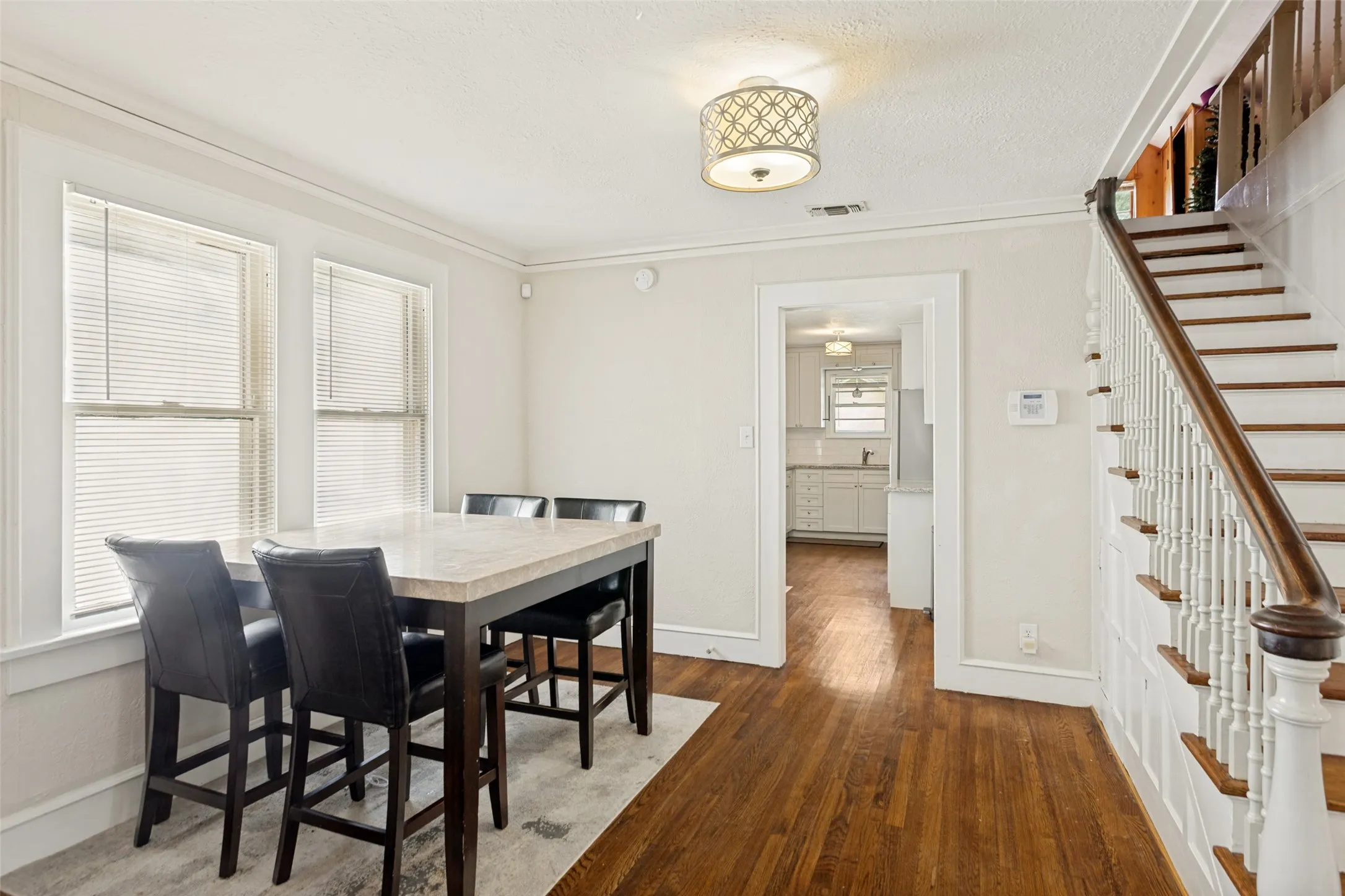 Single Family Residence For Rent in Tarrant County , 3115 Odessa Avenue, Fort Worth, Texas 76109, 3 Bedrooms, 3 Bathrooms, 2 Garage spaces, 1,556 Sqft, built in 1930, Preowned, Price $4,250, mls#21249432, Real Estate Agent in Fort Worth, Homes For Rent in Tarrant county, Homes For Rent in Fort Worth, Realtor in Fort Worth Texas, Real Estate Brokerage Independent Realty Texas, Luminita Cordes Realtor