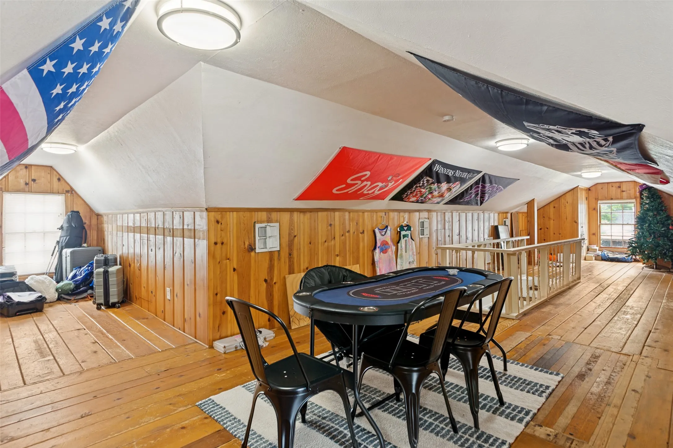 Single Family Residence For Rent in Tarrant County , 3115 Odessa Avenue, Fort Worth, Texas 76109, 3 Bedrooms, 3 Bathrooms, 2 Garage spaces, 1,556 Sqft, built in 1930, Preowned, Price $4,250, mls#21249432, Real Estate Agent in Fort Worth, Homes For Rent in Tarrant county, Homes For Rent in Fort Worth, Realtor in Fort Worth Texas, Real Estate Brokerage Independent Realty Texas, Luminita Cordes Realtor