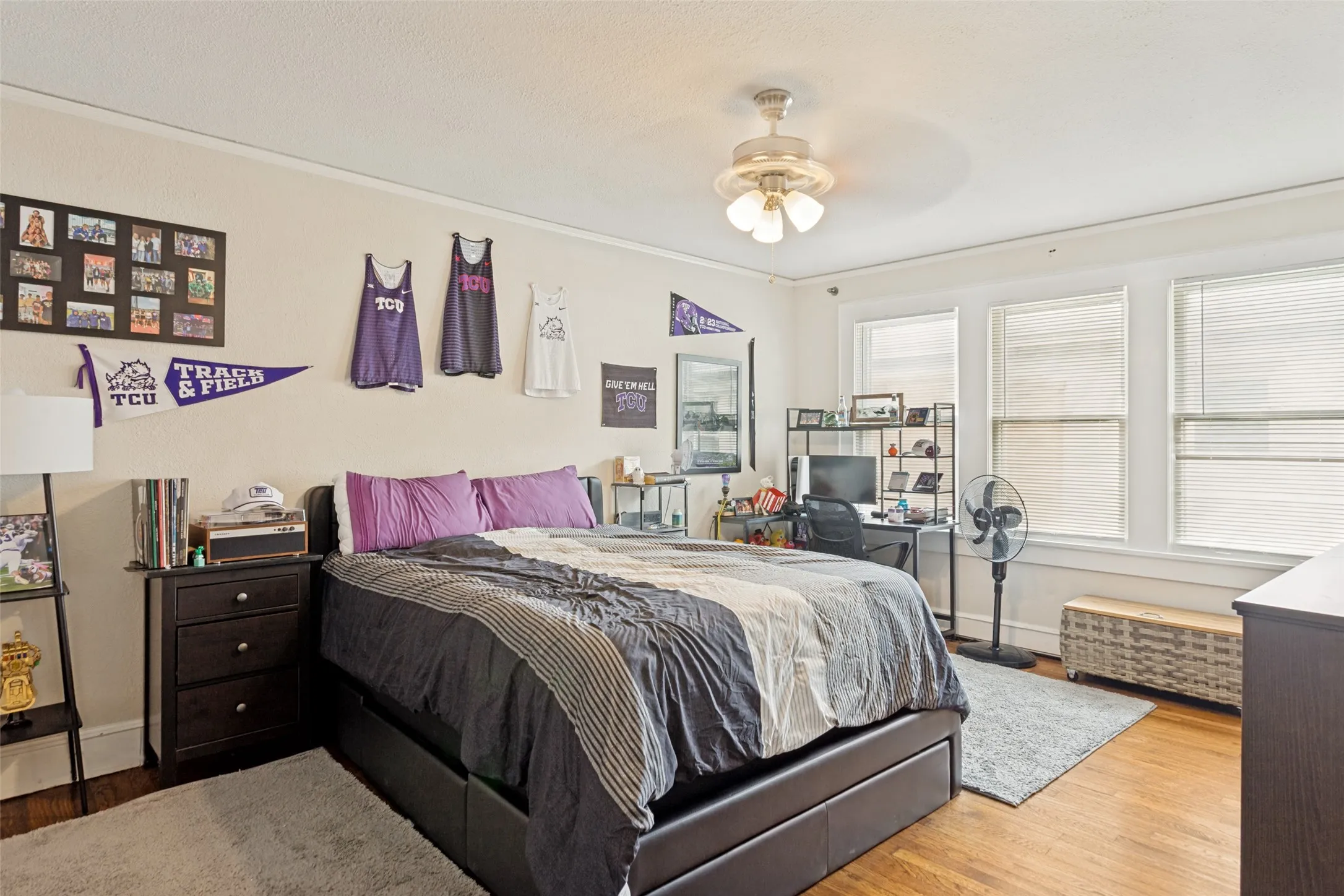 Single Family Residence For Rent in Tarrant County , 3115 Odessa Avenue, Fort Worth, Texas 76109, 3 Bedrooms, 3 Bathrooms, 2 Garage spaces, 1,556 Sqft, built in 1930, Preowned, Price $4,250, mls#21249432, Real Estate Agent in Fort Worth, Homes For Rent in Tarrant county, Homes For Rent in Fort Worth, Realtor in Fort Worth Texas, Real Estate Brokerage Independent Realty Texas, Luminita Cordes Realtor