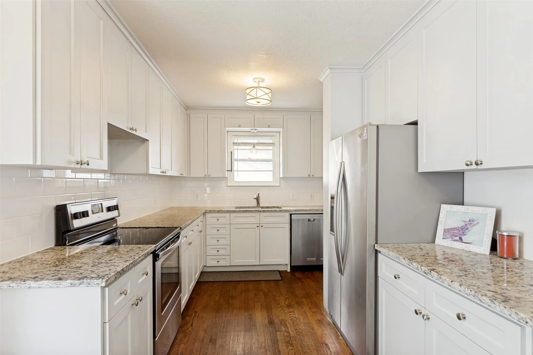 Single Family Residence For Rent in Tarrant County , 3115 Odessa Avenue, Fort Worth, Texas 76109, 3 Bedrooms, 3 Bathrooms, 2 Garage spaces, 1,556 Sqft, built in 1930, Preowned, Price $4,250, mls#21249432, Real Estate Agent in Fort Worth, Homes For Rent in Tarrant county, Homes For Rent in Fort Worth, Realtor in Fort Worth Texas, Real Estate Brokerage Independent Realty Texas, Luminita Cordes Realtor